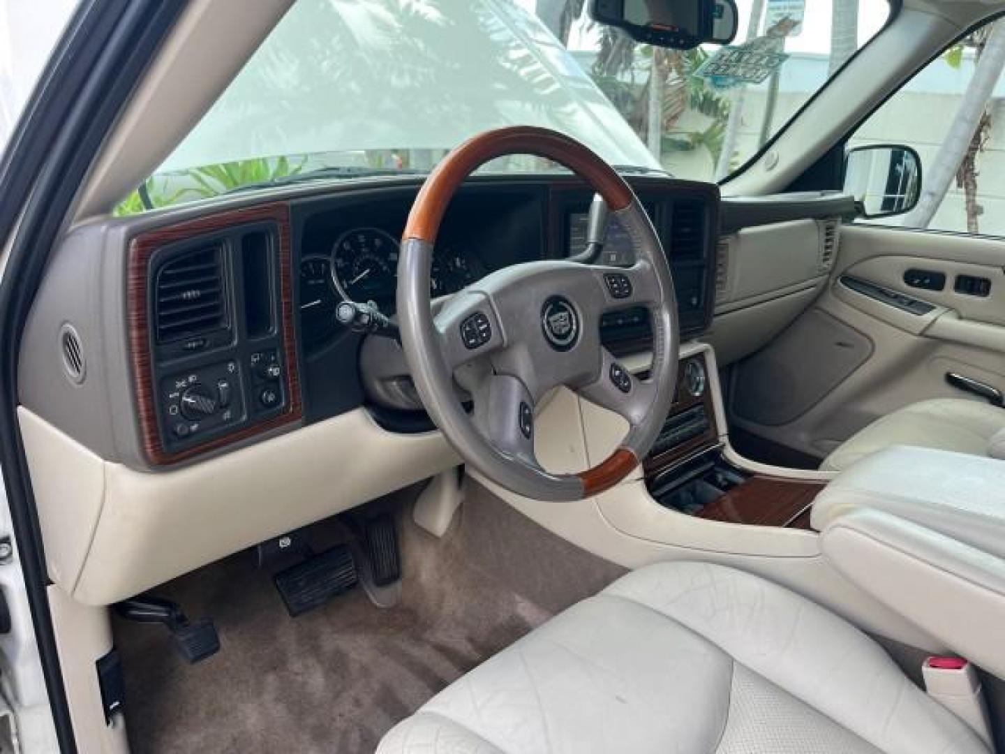 2004 White Diamond /Shale Cadillac Escalade 1 FL AWD LOW MILES 93,247 (1GYEK63N94R) with an 6.0L Vortec 6000 High-Output V8 SFI Engine engine, Automatic transmission, located at 4701 North Dixie Hwy, Pompano Beach, FL, 33064, (954) 422-2889, 26.240938, -80.123474 - OUR WEBPAGE FLORIDACARS1.COM HAS OVER 100 PHOTOS AND FREE CARFAX LINK $ 63,215 NEW 2004 CADILLAC ESCALADE ROAD READY 6.0L V8 VIN: 1GYEK63N94R229363 SUNROOF NO RECALLS AWD 4 DOOR WAGON/SPORT UTILITY DVD 1 OWNER FLORIDA 6.0L V8 F TOW PKG BACK UP CAMERA LOW MILES 93,247 GASOLINE DUAL AC AWD 3 ROW LEATH - Photo#49