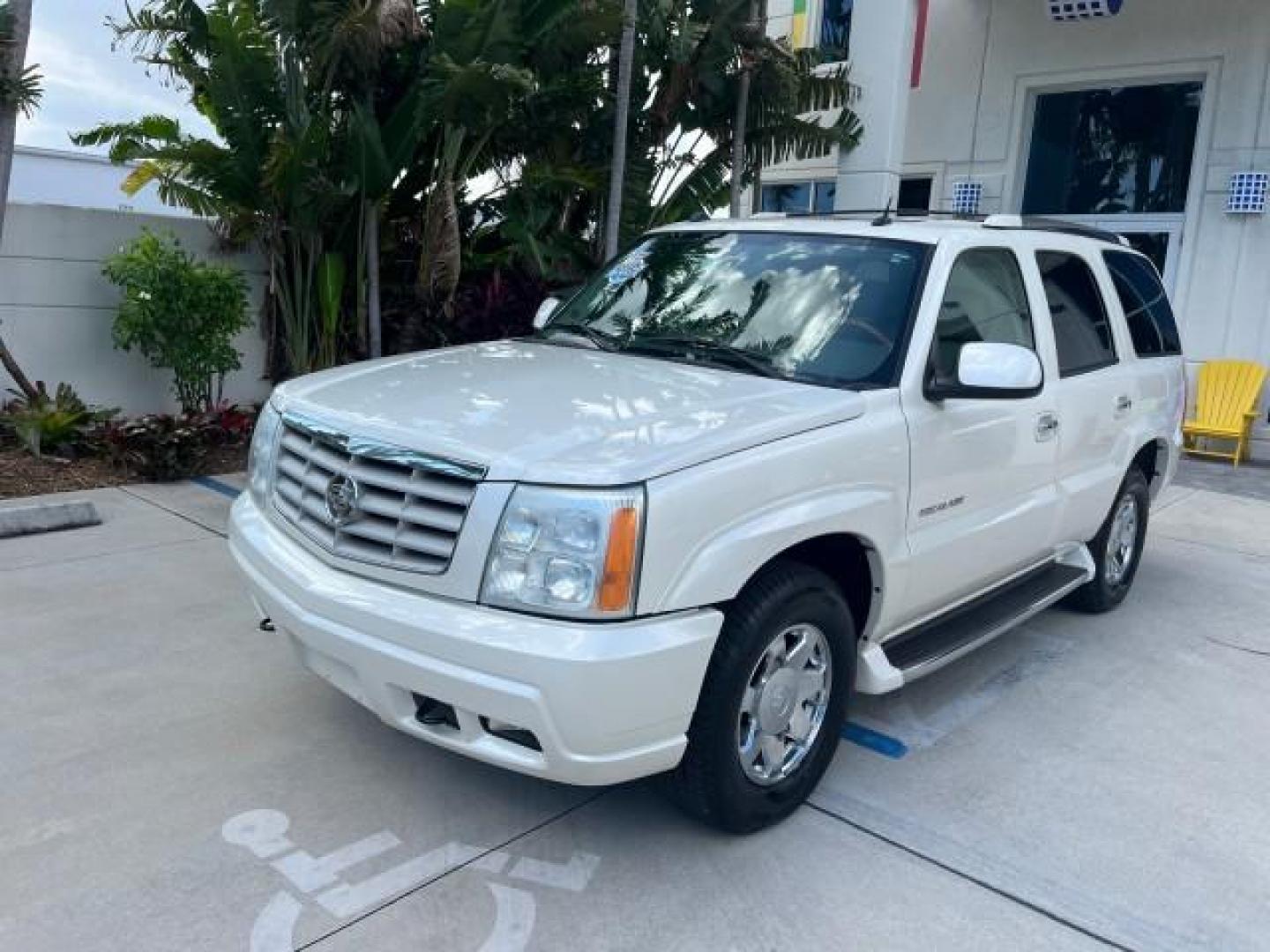 2004 White Diamond /Shale Cadillac Escalade 1 FL AWD LOW MILES 93,247 (1GYEK63N94R) with an 6.0L Vortec 6000 High-Output V8 SFI Engine engine, Automatic transmission, located at 4701 North Dixie Hwy, Pompano Beach, FL, 33064, (954) 422-2889, 26.240938, -80.123474 - OUR WEBPAGE FLORIDACARS1.COM HAS OVER 100 PHOTOS AND FREE CARFAX LINK $ 63,215 NEW 2004 CADILLAC ESCALADE ROAD READY 6.0L V8 VIN: 1GYEK63N94R229363 SUNROOF NO RECALLS AWD 4 DOOR WAGON/SPORT UTILITY DVD 1 OWNER FLORIDA 6.0L V8 F TOW PKG BACK UP CAMERA LOW MILES 93,247 GASOLINE DUAL AC AWD 3 ROW LEATH - Photo#88