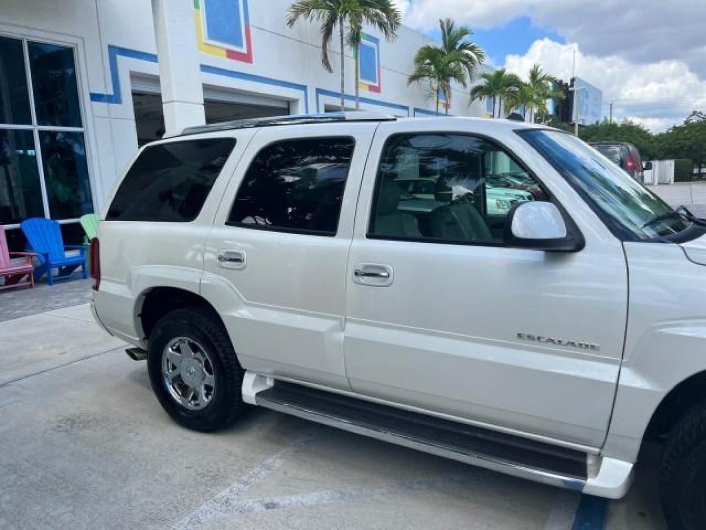 2004 White Diamond /Shale Cadillac Escalade 1 FL AWD LOW MILES 93,247 (1GYEK63N94R) with an 6.0L Vortec 6000 High-Output V8 SFI Engine engine, Automatic transmission, located at 4701 North Dixie Hwy, Pompano Beach, FL, 33064, (954) 422-2889, 26.240938, -80.123474 - OUR WEBPAGE FLORIDACARS1.COM HAS OVER 100 PHOTOS AND FREE CARFAX LINK $ 63,215 NEW 2004 CADILLAC ESCALADE ROAD READY 6.0L V8 VIN: 1GYEK63N94R229363 SUNROOF NO RECALLS AWD 4 DOOR WAGON/SPORT UTILITY DVD 1 OWNER FLORIDA 6.0L V8 F TOW PKG BACK UP CAMERA LOW MILES 93,247 GASOLINE DUAL AC AWD 3 ROW LEATH - Photo#97