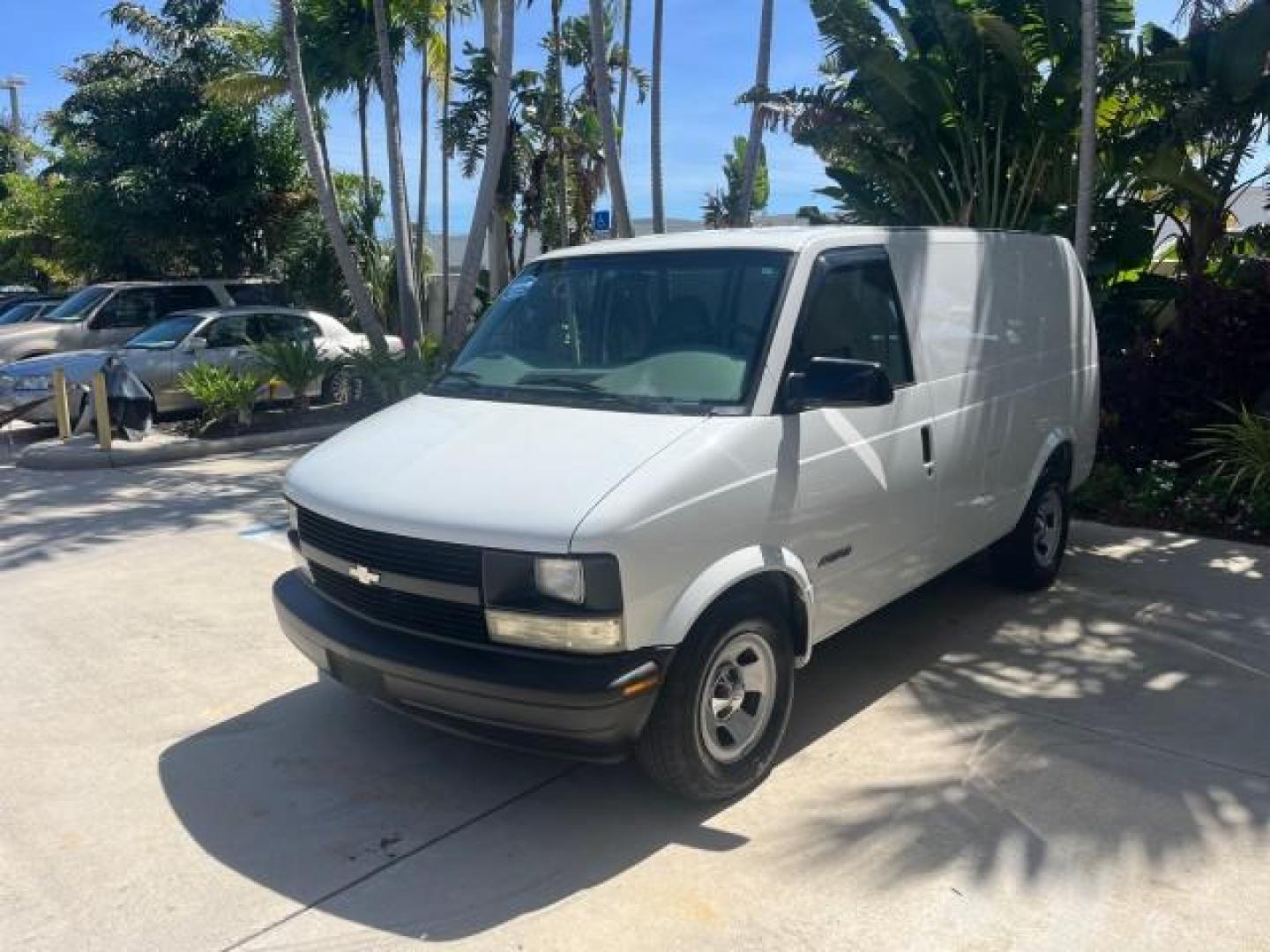 2002 Ivory White /Medium Gray Chevrolet Astro Cargo Van LOW MILES 65,497 (1GCDM19X22B) with an 4.3L Vortec 4300 MFI V6 Engine engine, Automatic transmission, located at 4701 North Dixie Hwy, Pompano Beach, FL, 33064, (954) 422-2889, 26.240938, -80.123474 - OUR WEBPAGE FLORIDACARS1.COM HAS OVER 100 PHOTOS AND FREE CARFAX LINK 2002 CHEVROLET ASTRO ROAD READY WORK READY VIN: 1GCDM19X22B117985 NO ACCIDENTS NO RECALLS VAN FLORIDA OWNER 4,3L V6 4.3L V6 F OHV 12V LOW MILES 65,497 GASOLINE 6 SERVICE RECORDS REAR WHEEL DRIVE Anti-Theft System Approach Lights F - Photo#3