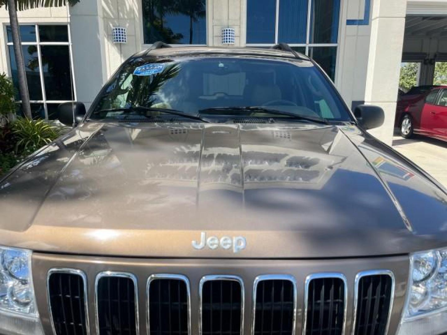 2002 Graphite Metallic /Dark Slate Gray Jeep Grand Cherokee 4WD V 8 Limited LOW MILES 78,358 (1J4GW58N42C) with an 4.7L SOHC SMFI V8 Power Tech Engine engine, Automatic transmission, located at 4701 North Dixie Hwy, Pompano Beach, FL, 33064, (954) 422-2889, 26.240938, -80.123474 - OUR WEBPAGE FLORIDACARS1.COM HAS OVER 100 PHOTOS AND FREE CARFAX LINK 2002 JEEP GRAND CHEROKEE LIMITED ROAD READY 4.7L V8 VIN: 1J4GW58N42C253456 NO ACCIDENTS 4WD 4X4 4 DOOR WAGON/SPORT UTILITY NO RECALLS LIMITED 4.7L V8 F SOHC TOW PKG POWER LEATHER SEATS GASOLINE POWER SUNROOF REAR WHEEL DRIVE W/ 4X - Photo#76