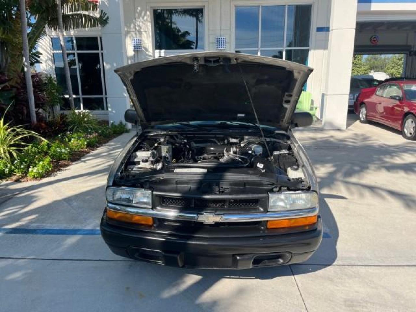 2002 Light Pewter Metallic /Graphite Chevrolet S-10 X CAB V6 LS LOW MILES 70,955 (1GCCS19W428) with an 4.3L Vortec 1000 SFI V6 Engine engine, Automatic transmission, located at 4701 North Dixie Hwy, Pompano Beach, FL, 33064, (954) 422-2889, 26.240938, -80.123474 - OUR WEBPAGE FLORIDACARS1.COM HAS OVER 100 PHOTOS AND FREE CARFAX LINK 2002 CHEVROLET S-10 ROAD READY 4.3L V6 VIN: 1GCCS19W428244386N NO ACCIDENTS 3 DOOR EXTENDED CAB PICKUP NO RECALLS 6.1 FT BED 4.3L V6 F OHV 12V FLORIDA OWNER GASOLINE LOW MILES 70,955 REAR WHEEL DRIVE WORK READY .1' Bed Length Anti - Photo#54