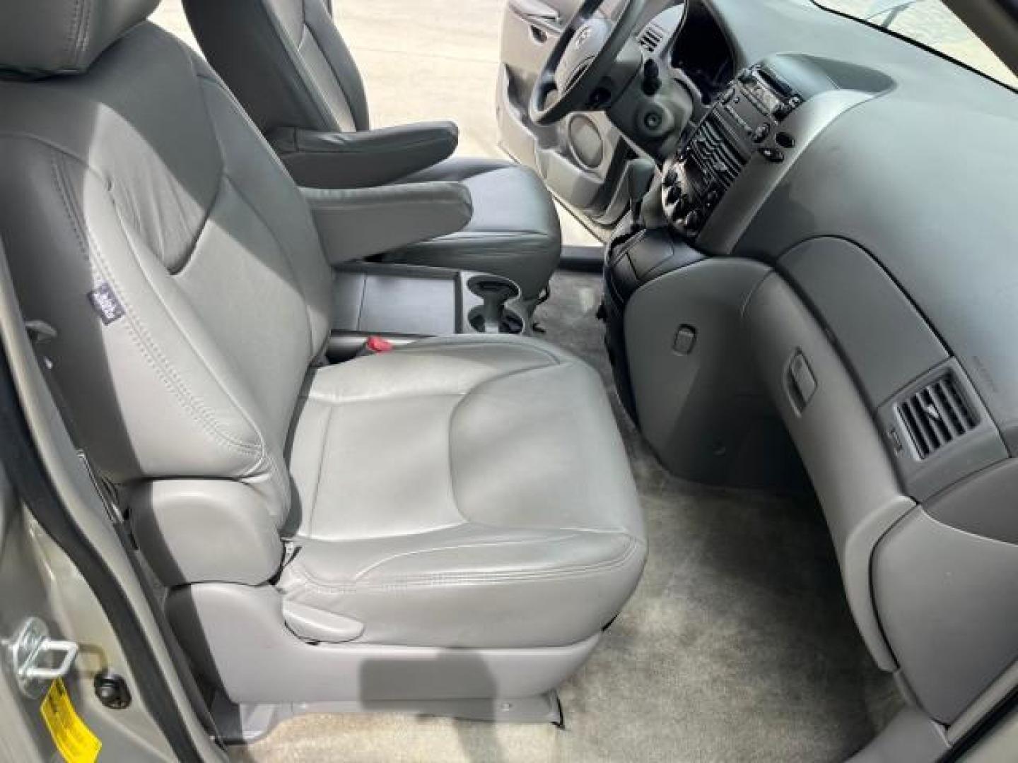 2006 Silver Shadow Pearl /Stone Toyota Sienna 7 PASS LE LOW MILES 67,762 (5TDZA23C76S) with an 3.3L 24-Valve SEFI DOHC VVT-i V6 Engine engine, Automatic transmission, located at 4701 North Dixie Hwy, Pompano Beach, FL, 33064, (954) 422-2889, 26.240938, -80.123474 - OUR WEBPAGE FLORIDACARS1.COM HAS OVER 100 PHOTOS AND FREE CARFAX LINK 2006 TOYOTA SIENNA CE 7 PASSENGER ROAD READY 3.3L V6 VIN: 5TDZA23C76S426800 NO ACCIDENTS 26 MPG VAN DUAL AC NO RECALLS 3 ROW SEATS 3.3L V6 F DOHC 24V POWER SLIDING DOOR FLORIDA OWNER GASOLINE LEATHER SEATS LOW MILES 67,762 Braking - Photo#27