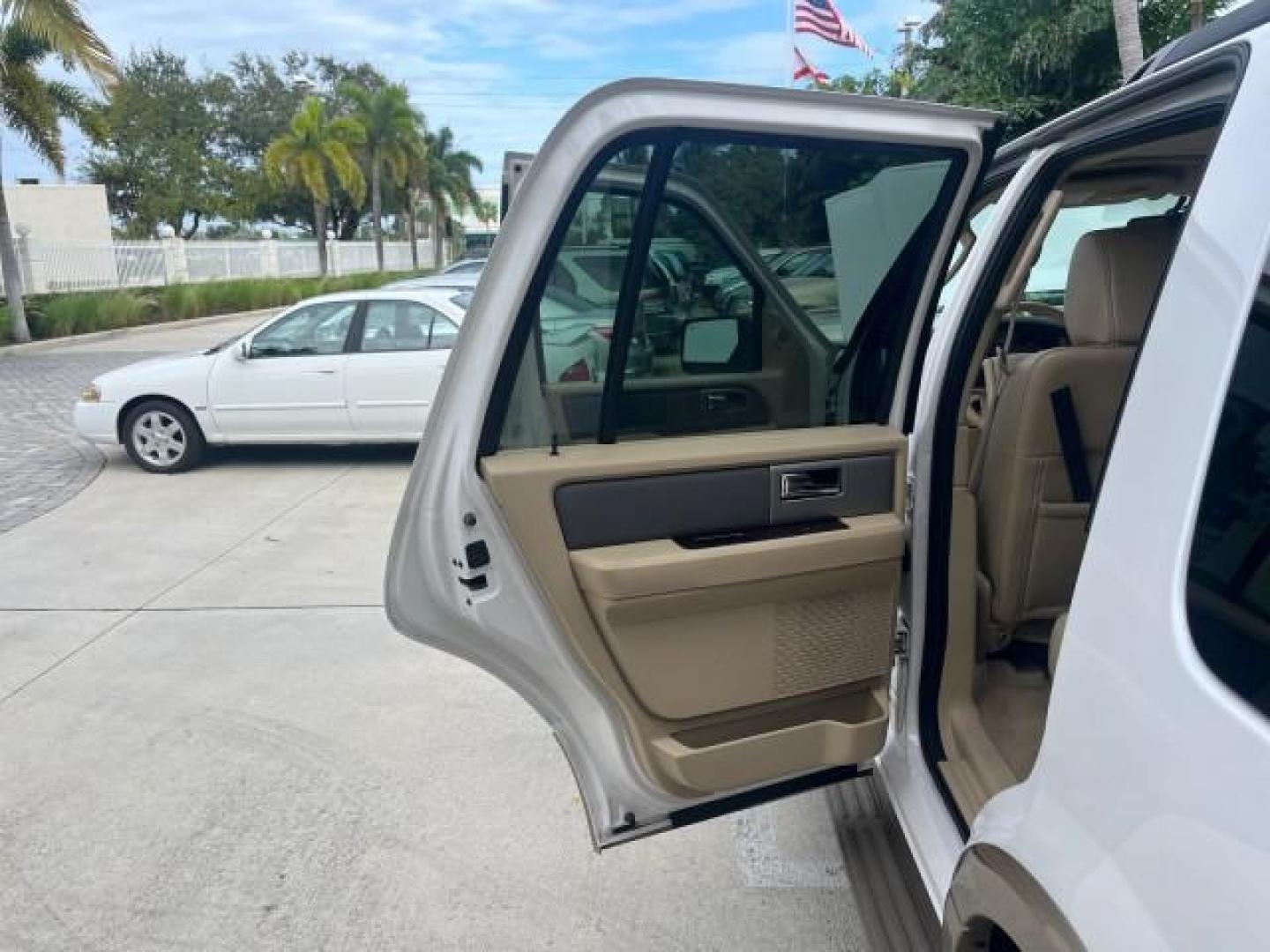 2011 White Platinum Metallic Tri-Coat /Camel Ford Expedition 1 OWNER 4WD XLT LOW MILES 70,479 (1FMJU1J5XBE) with an 5.4L SOHC 24-Valve V8 FFV Engine engine, Automatic transmission, located at 4701 North Dixie Hwy, Pompano Beach, FL, 33064, (954) 422-2889, 26.240938, -80.123474 - OUR WEBPAGE FLORIDACARS1.COM HAS OVER 100 PHOTOS AND FREE CARFAX LINK 2011 FORD EXPEDITION XLT ROAD READY 5.4L V8 4X4 VIN: 1FMJU1J5XBEF45164 NO RECALLS AWD ON DEMAND 4 DOOR WAGON/SPORT UTILITY 3 ROW LEATHER SEATS/COOLED 5.4L V8 F SOHC 24V XLT LOW MILES 70,479 1 OWNER FLEX FUEL POWER LIFTGATE 14 SERV - Photo#13