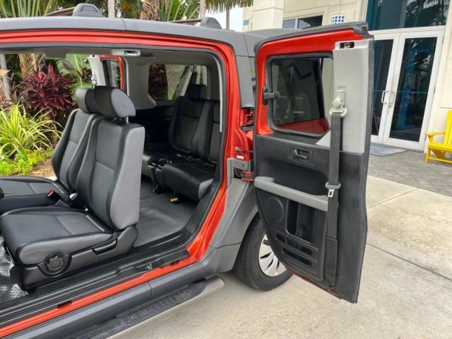 2004 /Black/Gray Honda Element LX LOW MILES 30,997 (5J6YH18354L) with an 2.4L DOHC MPFI 16-Valve i-VTEC I4 Engine engine, Automatic transmission, located at 4701 North Dixie Hwy, Pompano Beach, FL, 33064, (954) 422-2889, 26.240938, -80.123474 - OUR WEBPAGE FLORIDACARS1.COM HAS OVER 100 PHOTOS AND FREE CARFAX LINK 2004 HONDA ELEMENT LX ROAD READY 2.4L I4 VIN: 5J6YH18354L009520 NO ACCIDENTS 26 MPG 4 DOOR WAGON/SPORT UTILITY NO RECALLS 2.4L I4 F DOHC 16V FLORIDA OWNER GASOLINE LOW MILES 30,997 FRONT WHEEL DRIVE 7 SERVICE RECORDS FWD Front Buc - Photo#14