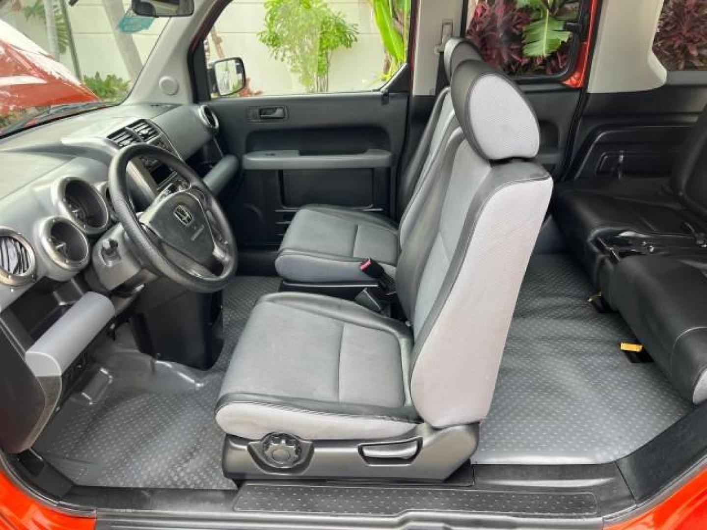 2004 /Black/Gray Honda Element LX LOW MILES 30,997 (5J6YH18354L) with an 2.4L DOHC MPFI 16-Valve i-VTEC I4 Engine engine, Automatic transmission, located at 4701 North Dixie Hwy, Pompano Beach, FL, 33064, (954) 422-2889, 26.240938, -80.123474 - OUR WEBPAGE FLORIDACARS1.COM HAS OVER 100 PHOTOS AND FREE CARFAX LINK 2004 HONDA ELEMENT LX ROAD READY 2.4L I4 VIN: 5J6YH18354L009520 NO ACCIDENTS 26 MPG 4 DOOR WAGON/SPORT UTILITY NO RECALLS 2.4L I4 F DOHC 16V FLORIDA OWNER GASOLINE LOW MILES 30,997 FRONT WHEEL DRIVE 7 SERVICE RECORDS FWD Front Buc - Photo#37