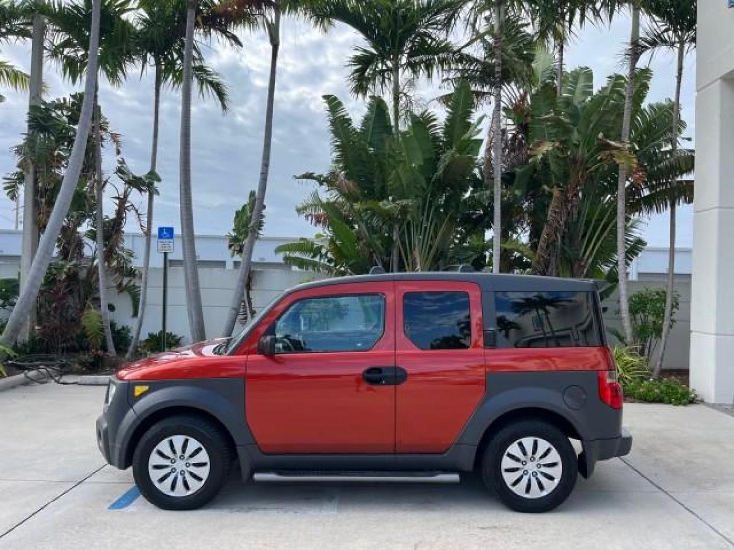 2004 /Black/Gray Honda Element LX LOW MILES 30,997 (5J6YH18354L) with an 2.4L DOHC MPFI 16-Valve i-VTEC I4 Engine engine, Automatic transmission, located at 4701 North Dixie Hwy, Pompano Beach, FL, 33064, (954) 422-2889, 26.240938, -80.123474 - OUR WEBPAGE FLORIDACARS1.COM HAS OVER 100 PHOTOS AND FREE CARFAX LINK 2004 HONDA ELEMENT LX ROAD READY 2.4L I4 VIN: 5J6YH18354L009520 NO ACCIDENTS 26 MPG 4 DOOR WAGON/SPORT UTILITY NO RECALLS 2.4L I4 F DOHC 16V FLORIDA OWNER GASOLINE LOW MILES 30,997 FRONT WHEEL DRIVE 7 SERVICE RECORDS FWD Front Buc - Photo#4