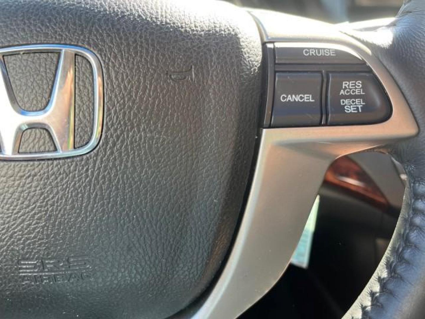 2011 White Diamond Pearl /Black Honda Accord Crosstour EX-L LOW MILES 36,764 (5J6TF1H5XBL) with an 3.5L SOHC MPFI 24-Valve i-VTEC V6 Engine engine, Automatic transmission, located at 4701 North Dixie Hwy, Pompano Beach, FL, 33064, (954) 422-2889, 26.240938, -80.123474 - OUR WEBPAGE FLORIDACARS1.COM HAS OVER 100 PHOTOS AND FREE CARFAX LINK 2011 HONDA ACCORD CROSSTOUR EX-L ROAD READY 3.5L V6 VIN: 5J6TF1H5XBL002318 NO ACCIDENTS 4 DOOR WAGON/SPORT UTILITY BACK UP CAMERA NO RECALLS 27 MPG 3.5L V6 F SOHC 24V BLUETOOTH POWER LEATHER SEATS GASOLINE POWER SUNROOF LOW MILES - Photo#44