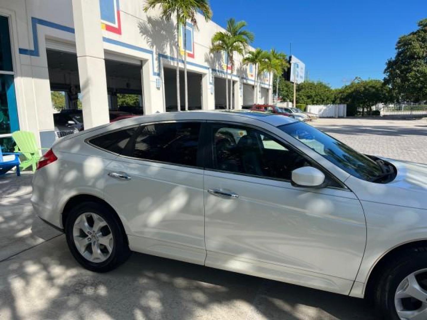 2011 White Diamond Pearl /Black Honda Accord Crosstour EX-L LOW MILES 36,764 (5J6TF1H5XBL) with an 3.5L SOHC MPFI 24-Valve i-VTEC V6 Engine engine, Automatic transmission, located at 4701 North Dixie Hwy, Pompano Beach, FL, 33064, (954) 422-2889, 26.240938, -80.123474 - OUR WEBPAGE FLORIDACARS1.COM HAS OVER 100 PHOTOS AND FREE CARFAX LINK 2011 HONDA ACCORD CROSSTOUR EX-L ROAD READY 3.5L V6 VIN: 5J6TF1H5XBL002318 NO ACCIDENTS 4 DOOR WAGON/SPORT UTILITY BACK UP CAMERA NO RECALLS 27 MPG 3.5L V6 F SOHC 24V BLUETOOTH POWER LEATHER SEATS GASOLINE POWER SUNROOF LOW MILES - Photo#82