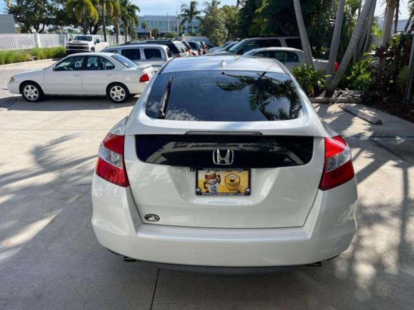 2011 White Diamond Pearl /Black Honda Accord Crosstour EX-L LOW MILES 36,764 (5J6TF1H5XBL) with an 3.5L SOHC MPFI 24-Valve i-VTEC V6 Engine engine, Automatic transmission, located at 4701 North Dixie Hwy, Pompano Beach, FL, 33064, (954) 422-2889, 26.240938, -80.123474 - OUR WEBPAGE FLORIDACARS1.COM HAS OVER 100 PHOTOS AND FREE CARFAX LINK 2011 HONDA ACCORD CROSSTOUR EX-L ROAD READY 3.5L V6 VIN: 5J6TF1H5XBL002318 NO ACCIDENTS 4 DOOR WAGON/SPORT UTILITY BACK UP CAMERA NO RECALLS 27 MPG 3.5L V6 F SOHC 24V BLUETOOTH POWER LEATHER SEATS GASOLINE POWER SUNROOF LOW MILES - Photo#91