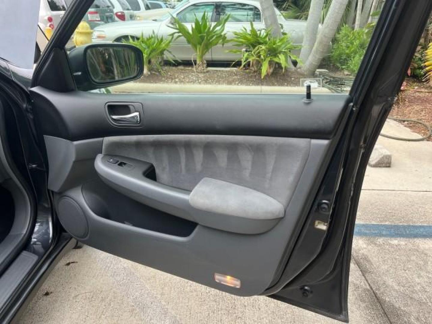 2005 Graphite Pearl /Gray Honda Accord Sdn 1 OWNER LX LOW MILES 34,076 (1HGCM56445A) with an 2.4L DOHC MPFI 16-Valve i-VTEC I4 Engine engine, Automatic transmission, located at 4701 North Dixie Hwy, Pompano Beach, FL, 33064, (954) 422-2889, 26.240938, -80.123474 - OUR WEBPAGE FLORIDACARS1.COM HAS OVER 100 PHOTOS AND FREE CARFAX LINK 2005 HONDA ACCORD LX ROAD READY 2.4L I4 VIN: 1HGCM56445A089339 NO ACCIDENTS 34 MPG SEDAN 4 DR NO RECALLS 2.4L I4 F DOHC 1 OWNER GASOLINE LOW MILES 34,076 FRONT WHEEL DRIVE 9 SERVICE RECORDS Cruise Control Curtain Airbags FWD Front - Photo#25