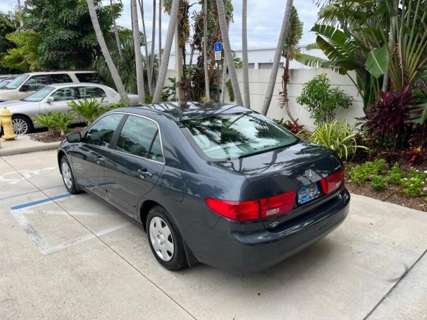 2005 Graphite Pearl /Gray Honda Accord Sdn 1 OWNER LX LOW MILES 34,076 (1HGCM56445A) with an 2.4L DOHC MPFI 16-Valve i-VTEC I4 Engine engine, Automatic transmission, located at 4701 North Dixie Hwy, Pompano Beach, FL, 33064, (954) 422-2889, 26.240938, -80.123474 - OUR WEBPAGE FLORIDACARS1.COM HAS OVER 100 PHOTOS AND FREE CARFAX LINK 2005 HONDA ACCORD LX ROAD READY 2.4L I4 VIN: 1HGCM56445A089339 NO ACCIDENTS 34 MPG SEDAN 4 DR NO RECALLS 2.4L I4 F DOHC 1 OWNER GASOLINE LOW MILES 34,076 FRONT WHEEL DRIVE 9 SERVICE RECORDS Cruise Control Curtain Airbags FWD Front - Photo#87