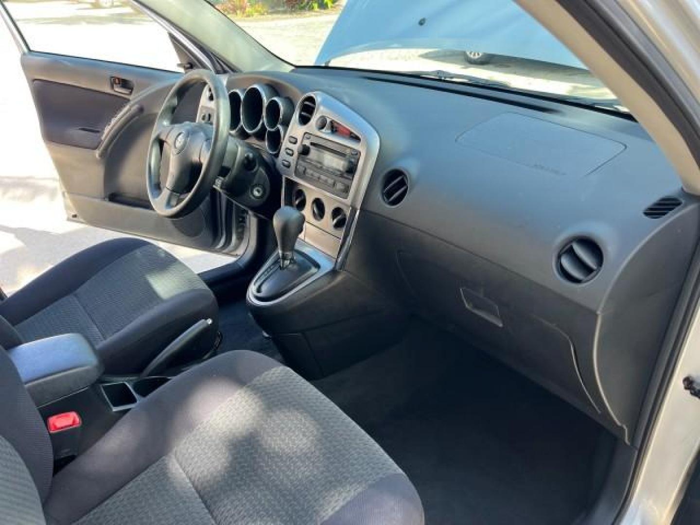 2006 Silver Streak Mica /Dark Gray Toyota Matrix AUTO AC LOW MILES 60,330 (2T1KR32E96C) with an 1.8L DOHC 16-Valve 4-Cyl Engine engine, Automatic transmission, located at 4701 North Dixie Hwy, Pompano Beach, FL, 33064, (954) 422-2889, 26.240938, -80.123474 - OUR WEBPAGE FLORIDACARS1.COM HAS OVER 100 PHOTOS AND FREE CARFAX LINK 2006 TOYOTA MATRIX ROAD READY 1.8L I4 VIN: 2T1KR32E96C593087 NO ACCIDENTS HATCHBACK 4 DR 19 SERVICE RECORDS 1.8L I4 F DOHC 16V 34 MPG GASOLINE POWER MIRRORS FRONT WHEEL DRIVE Anti-Theft System FWD Front Bucket Seats [AB] ANTI-LOCK - Photo#26