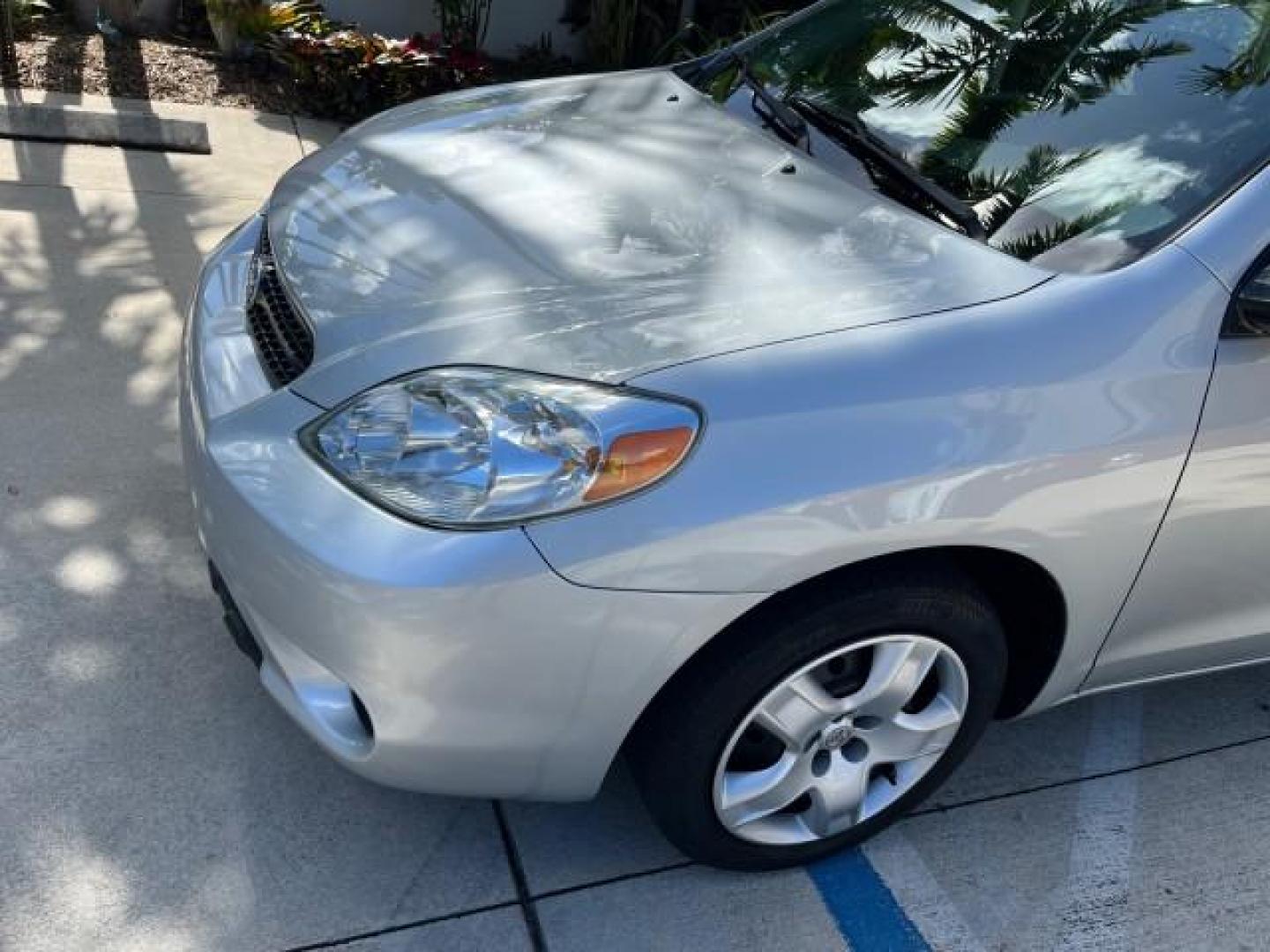 2006 Silver Streak Mica /Dark Gray Toyota Matrix AUTO AC LOW MILES 60,330 (2T1KR32E96C) with an 1.8L DOHC 16-Valve 4-Cyl Engine engine, Automatic transmission, located at 4701 North Dixie Hwy, Pompano Beach, FL, 33064, (954) 422-2889, 26.240938, -80.123474 - OUR WEBPAGE FLORIDACARS1.COM HAS OVER 100 PHOTOS AND FREE CARFAX LINK 2006 TOYOTA MATRIX ROAD READY 1.8L I4 VIN: 2T1KR32E96C593087 NO ACCIDENTS HATCHBACK 4 DR 19 SERVICE RECORDS 1.8L I4 F DOHC 16V 34 MPG GASOLINE POWER MIRRORS FRONT WHEEL DRIVE Anti-Theft System FWD Front Bucket Seats [AB] ANTI-LOCK - Photo#82