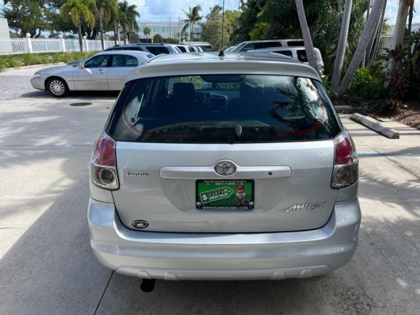 2006 Silver Streak Mica /Dark Gray Toyota Matrix AUTO AC LOW MILES 60,330 (2T1KR32E96C) with an 1.8L DOHC 16-Valve 4-Cyl Engine engine, Automatic transmission, located at 4701 North Dixie Hwy, Pompano Beach, FL, 33064, (954) 422-2889, 26.240938, -80.123474 - OUR WEBPAGE FLORIDACARS1.COM HAS OVER 100 PHOTOS AND FREE CARFAX LINK 2006 TOYOTA MATRIX ROAD READY 1.8L I4 VIN: 2T1KR32E96C593087 NO ACCIDENTS HATCHBACK 4 DR 19 SERVICE RECORDS 1.8L I4 F DOHC 16V 34 MPG GASOLINE POWER MIRRORS FRONT WHEEL DRIVE Anti-Theft System FWD Front Bucket Seats [AB] ANTI-LOCK - Photo#92