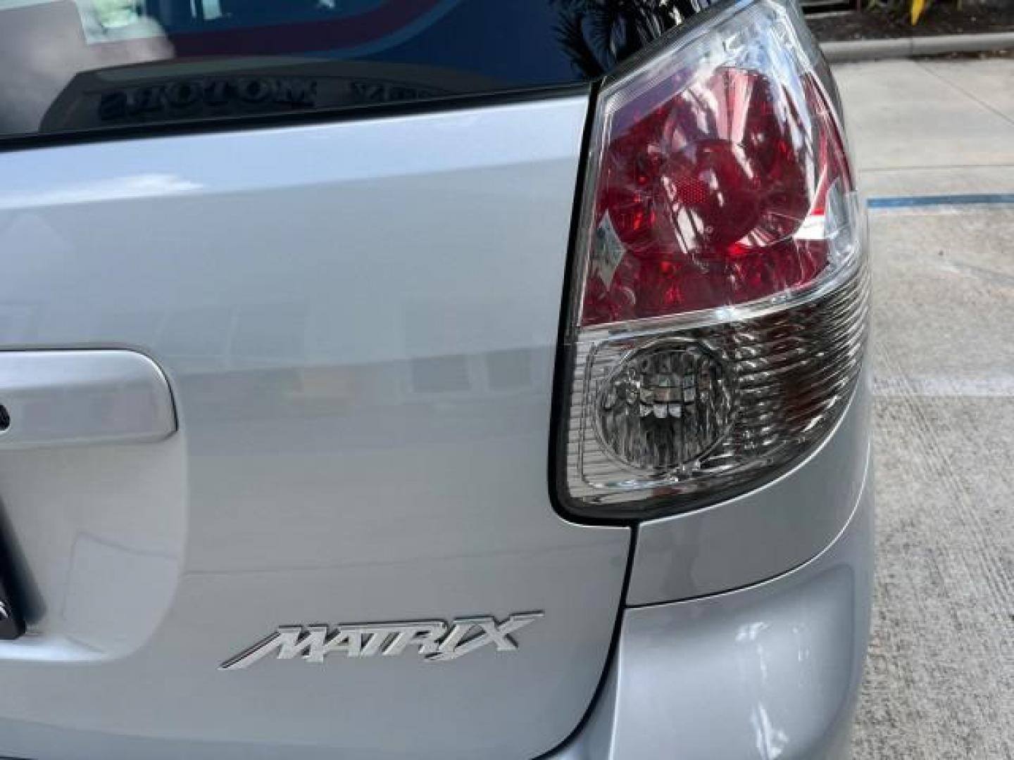 2006 Silver Streak Mica /Dark Gray Toyota Matrix AUTO AC LOW MILES 60,330 (2T1KR32E96C) with an 1.8L DOHC 16-Valve 4-Cyl Engine engine, Automatic transmission, located at 4701 North Dixie Hwy, Pompano Beach, FL, 33064, (954) 422-2889, 26.240938, -80.123474 - OUR WEBPAGE FLORIDACARS1.COM HAS OVER 100 PHOTOS AND FREE CARFAX LINK 2006 TOYOTA MATRIX ROAD READY 1.8L I4 VIN: 2T1KR32E96C593087 NO ACCIDENTS HATCHBACK 4 DR 19 SERVICE RECORDS 1.8L I4 F DOHC 16V 34 MPG GASOLINE POWER MIRRORS FRONT WHEEL DRIVE Anti-Theft System FWD Front Bucket Seats [AB] ANTI-LOCK - Photo#96