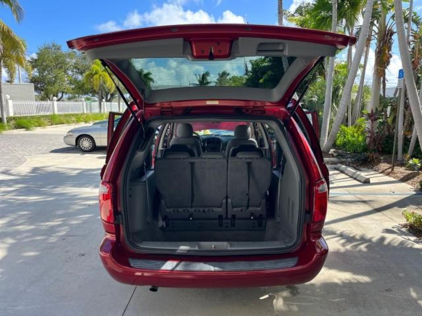 2007 Red Crystal Pearl /Medium Slate Gray Dodge Grand Caravan FL SXT LOW MILES 51,637 (2D4GP44L97R) with an 3.8L OHV V6 Engine engine, Automatic transmission, located at 4701 North Dixie Hwy, Pompano Beach, FL, 33064, (954) 422-2889, 26.240938, -80.123474 - OUR WEBPAGE FLORIDACARS1.COM HAS OVER 100 PHOTOS AND FREE CARFAX LINK 2007 DODGE GRAND CARAVAN SXT ROAD READY 3.8L V6 VIN: 2D4GP44L97R287301 NO RECALLS 25 MPG VAN FLORIDA OWNER 3.8L V6 F LOW MILES 51,637 GASOLINE 3 ROW SEATS POWER SLIDING DOORS FRONT WHEEL DRIVE 22 SERVICE RECORDS POWER SEATS/MIRROR - Photo#16