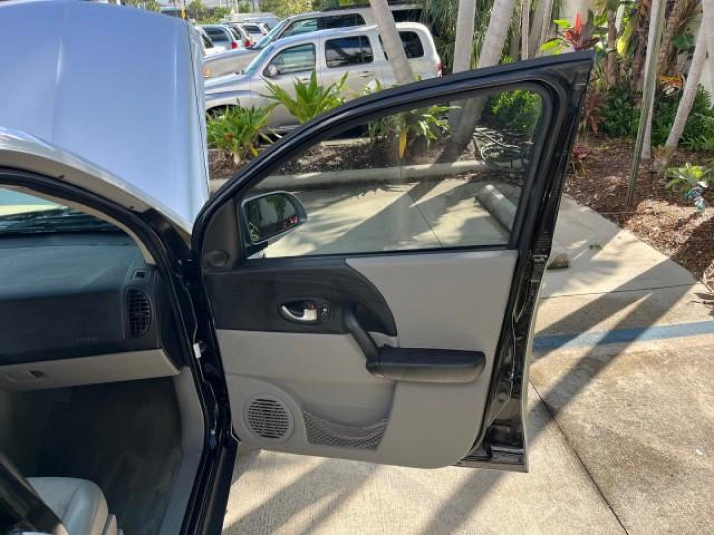 2005 Silver Nickel /Grey Saturn VUE AUTO AC LOW MILES 48,877 (5GZCZ53485S) with an 3.5L SOHC SEFI 24-Valve V6 Engine engine, Automatic transmission, located at 4701 North Dixie Hwy, Pompano Beach, FL, 33064, (954) 422-2889, 26.240938, -80.123474 - OUR WEBPAGE FLORIDACARS1.COM HAS OVER 100 PHOTOS AND FREE CARFAX LINK 2005 SATURN VUE ROAD READY 3.5L I6 VIN: 5GZCZ53485S820495 NO ACCIDENTS 4 DOOR WAGON/SPORT UTILITY NO RECALLS 28 MPG 3.5L I6 F THIS IS A HONDA CRV POWER TRAIN FACTORY LOW MILES 48,877 GASOLINE 35 SERVICE RECORDS FRONT WHEEL DRIVE A - Photo#11