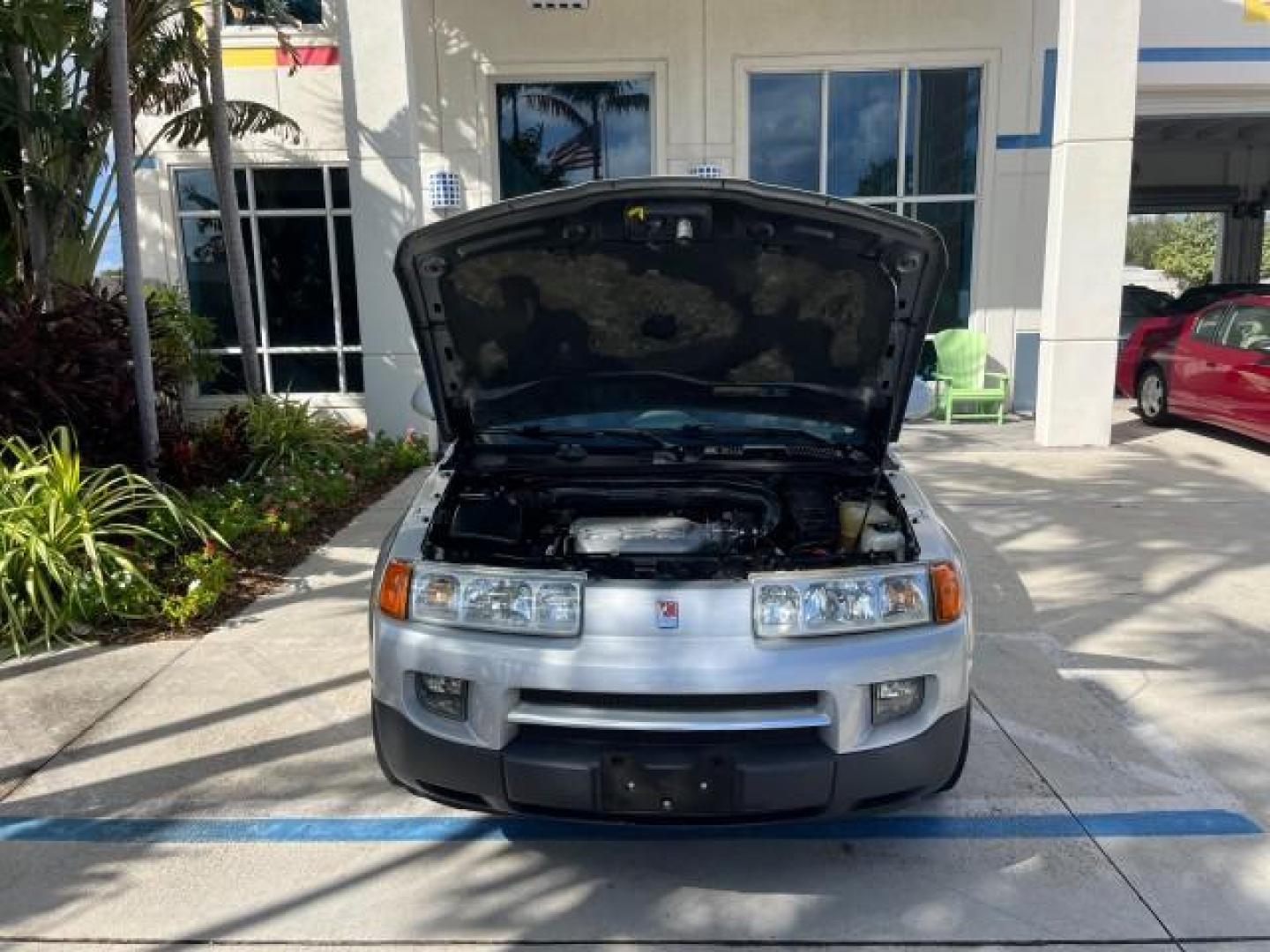 2005 Silver Nickel /Grey Saturn VUE AUTO AC LOW MILES 48,877 (5GZCZ53485S) with an 3.5L SOHC SEFI 24-Valve V6 Engine engine, Automatic transmission, located at 4701 North Dixie Hwy, Pompano Beach, FL, 33064, (954) 422-2889, 26.240938, -80.123474 - OUR WEBPAGE FLORIDACARS1.COM HAS OVER 100 PHOTOS AND FREE CARFAX LINK 2005 SATURN VUE ROAD READY 3.5L I6 VIN: 5GZCZ53485S820495 NO ACCIDENTS 4 DOOR WAGON/SPORT UTILITY NO RECALLS 28 MPG 3.5L I6 F THIS IS A HONDA CRV POWER TRAIN FACTORY LOW MILES 48,877 GASOLINE 35 SERVICE RECORDS FRONT WHEEL DRIVE A - Photo#59