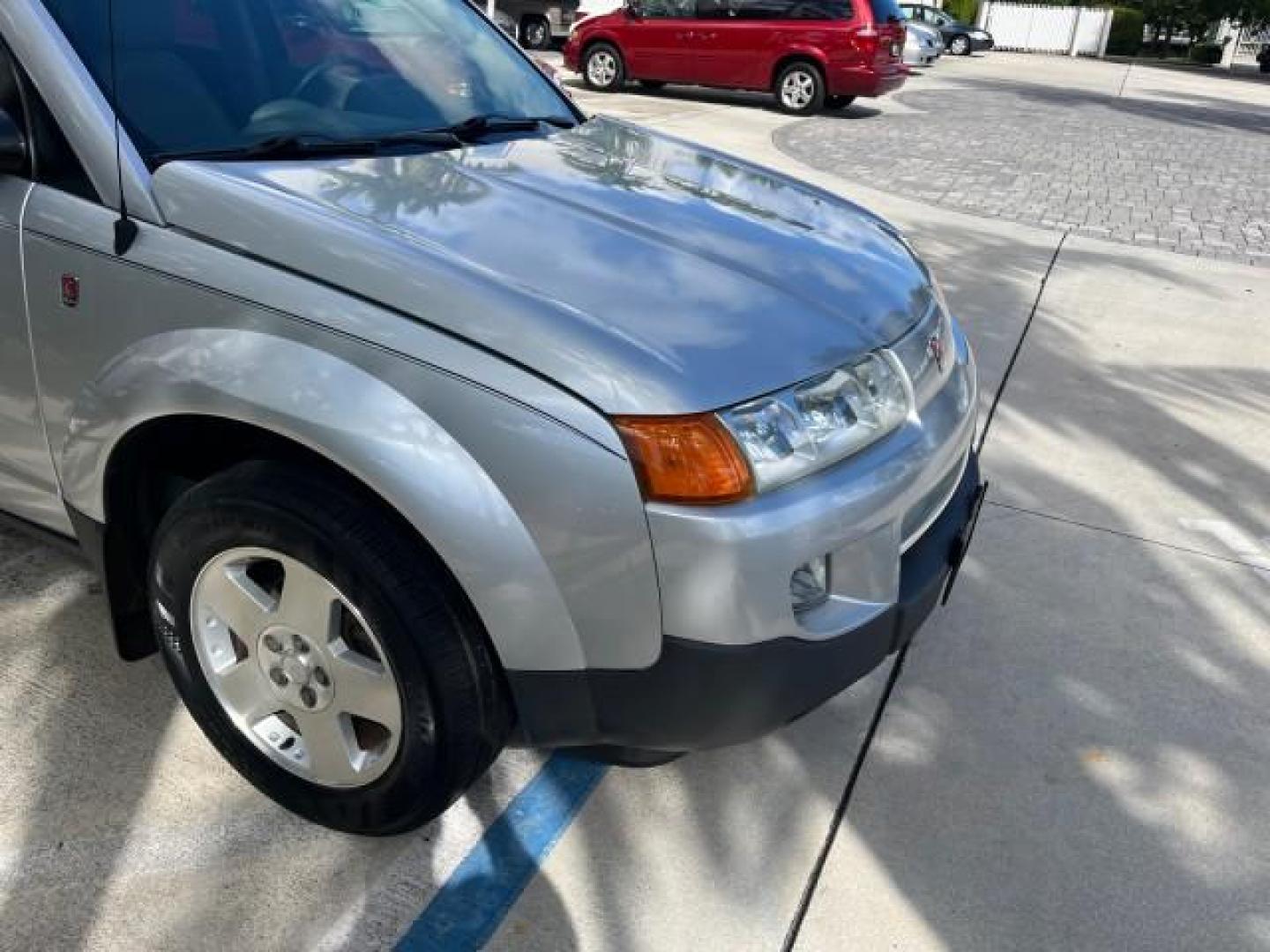 2005 Silver Nickel /Grey Saturn VUE AUTO AC LOW MILES 48,877 (5GZCZ53485S) with an 3.5L SOHC SEFI 24-Valve V6 Engine engine, Automatic transmission, located at 4701 North Dixie Hwy, Pompano Beach, FL, 33064, (954) 422-2889, 26.240938, -80.123474 - OUR WEBPAGE FLORIDACARS1.COM HAS OVER 100 PHOTOS AND FREE CARFAX LINK 2005 SATURN VUE ROAD READY 3.5L I6 VIN: 5GZCZ53485S820495 NO ACCIDENTS 4 DOOR WAGON/SPORT UTILITY NO RECALLS 28 MPG 3.5L I6 F THIS IS A HONDA CRV POWER TRAIN FACTORY LOW MILES 48,877 GASOLINE 35 SERVICE RECORDS FRONT WHEEL DRIVE A - Photo#73