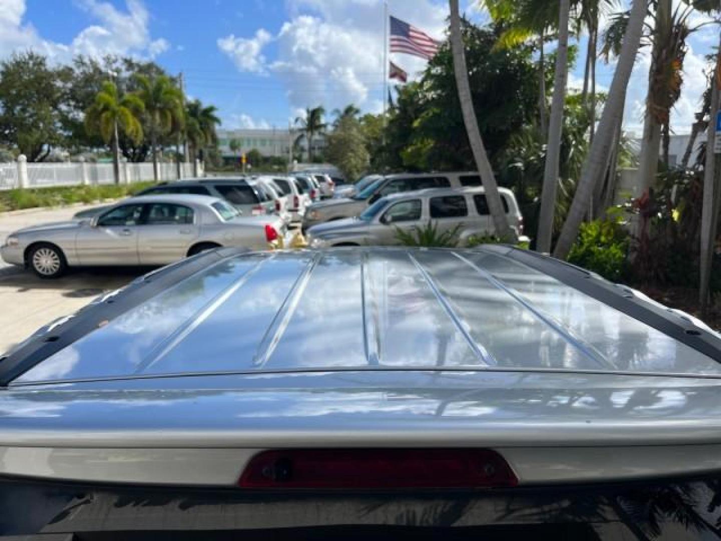 2005 Silver Nickel /Grey Saturn VUE AUTO AC LOW MILES 48,877 (5GZCZ53485S) with an 3.5L SOHC SEFI 24-Valve V6 Engine engine, Automatic transmission, located at 4701 North Dixie Hwy, Pompano Beach, FL, 33064, (954) 422-2889, 26.240938, -80.123474 - OUR WEBPAGE FLORIDACARS1.COM HAS OVER 100 PHOTOS AND FREE CARFAX LINK 2005 SATURN VUE ROAD READY 3.5L I6 VIN: 5GZCZ53485S820495 NO ACCIDENTS 4 DOOR WAGON/SPORT UTILITY NO RECALLS 28 MPG 3.5L I6 F THIS IS A HONDA CRV POWER TRAIN FACTORY LOW MILES 48,877 GASOLINE 35 SERVICE RECORDS FRONT WHEEL DRIVE A - Photo#86