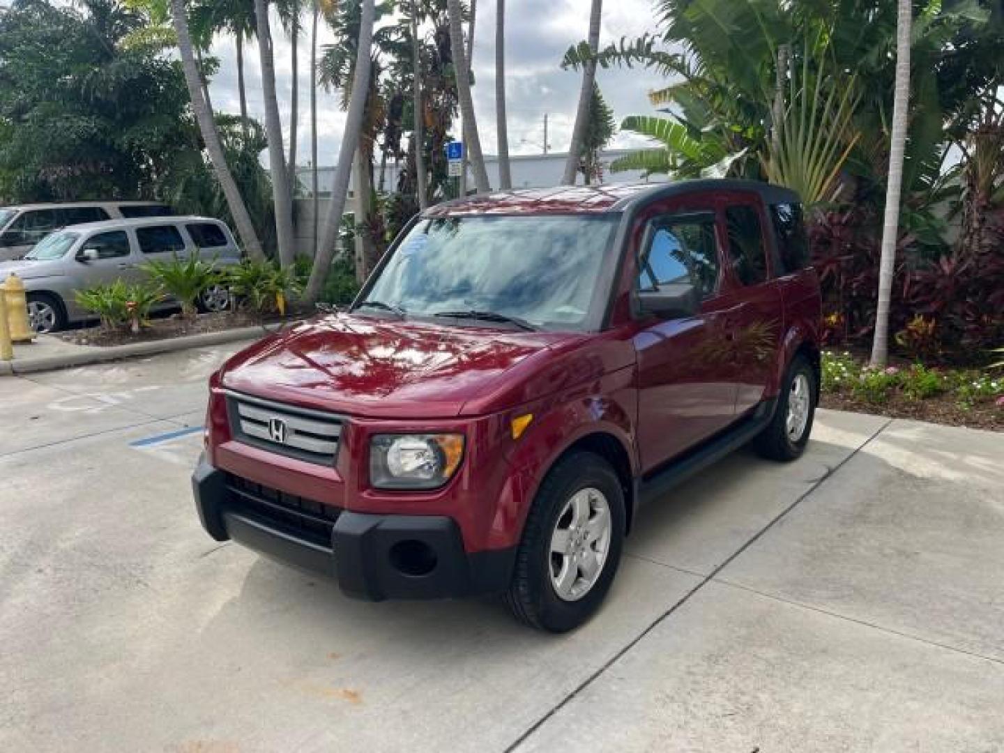 2007 Tango Red Pearl /Gray/Black Honda Element 21 SERV EX LOW MILES 73,349 (5J6YH18757L) with an 2.4L DOHC MPFI 16-Valve i-VTEC I4 Engine engine, Automatic transmission, located at 4701 North Dixie Hwy, Pompano Beach, FL, 33064, (954) 422-2889, 26.240938, -80.123474 - OUR WEBPAGE FLORIDACARS1.COM HAS OVER 100 PHOTOS AND FREE CARFAX LINK 2007 HONDA ELEMENT EX ROAD READY 2.4L I4 VIN: 5J6YH18757L011534 NO ACCIDENTS 4 DOOR WAGON/SPORT UTILITY LOW MILES 73,349 2.4L I4 F DOHC 16V 21 SERVICE RECORDS GASOLINE POWER MIRRORS FRONT WHEEL DRIVE 27 MPG Anti-Theft System Braki - Photo#3