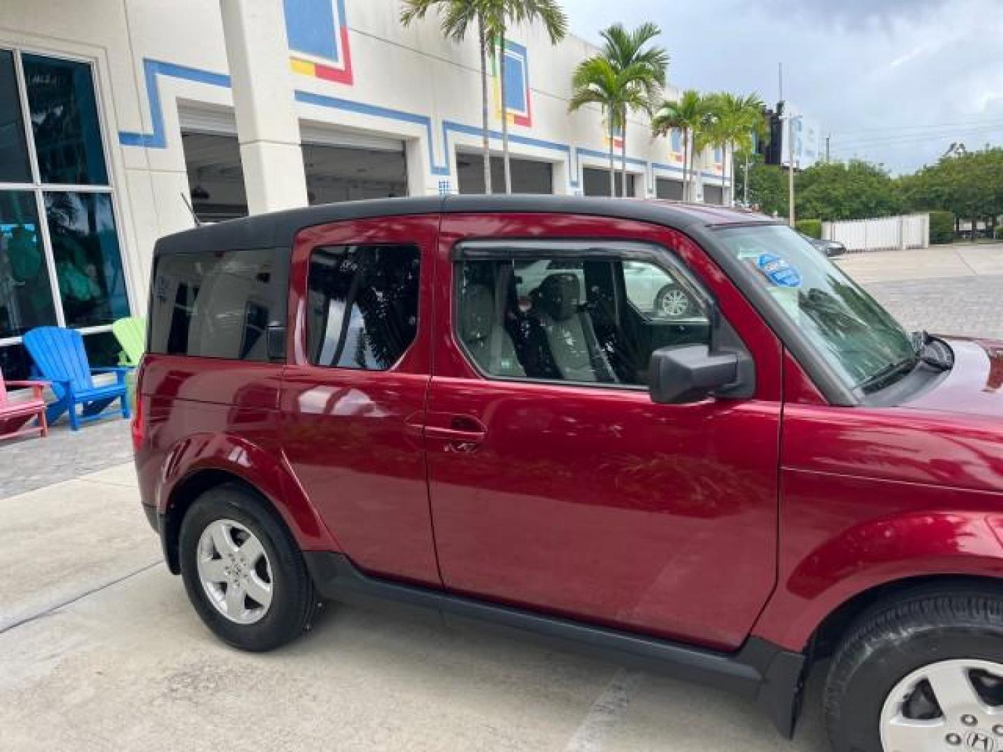 2007 Tango Red Pearl /Gray/Black Honda Element 21 SERV EX LOW MILES 73,349 (5J6YH18757L) with an 2.4L DOHC MPFI 16-Valve i-VTEC I4 Engine engine, Automatic transmission, located at 4701 North Dixie Hwy, Pompano Beach, FL, 33064, (954) 422-2889, 26.240938, -80.123474 - OUR WEBPAGE FLORIDACARS1.COM HAS OVER 100 PHOTOS AND FREE CARFAX LINK 2007 HONDA ELEMENT EX ROAD READY 2.4L I4 VIN: 5J6YH18757L011534 NO ACCIDENTS 4 DOOR WAGON/SPORT UTILITY LOW MILES 73,349 2.4L I4 F DOHC 16V 21 SERVICE RECORDS GASOLINE POWER MIRRORS FRONT WHEEL DRIVE 27 MPG Anti-Theft System Braki - Photo#78