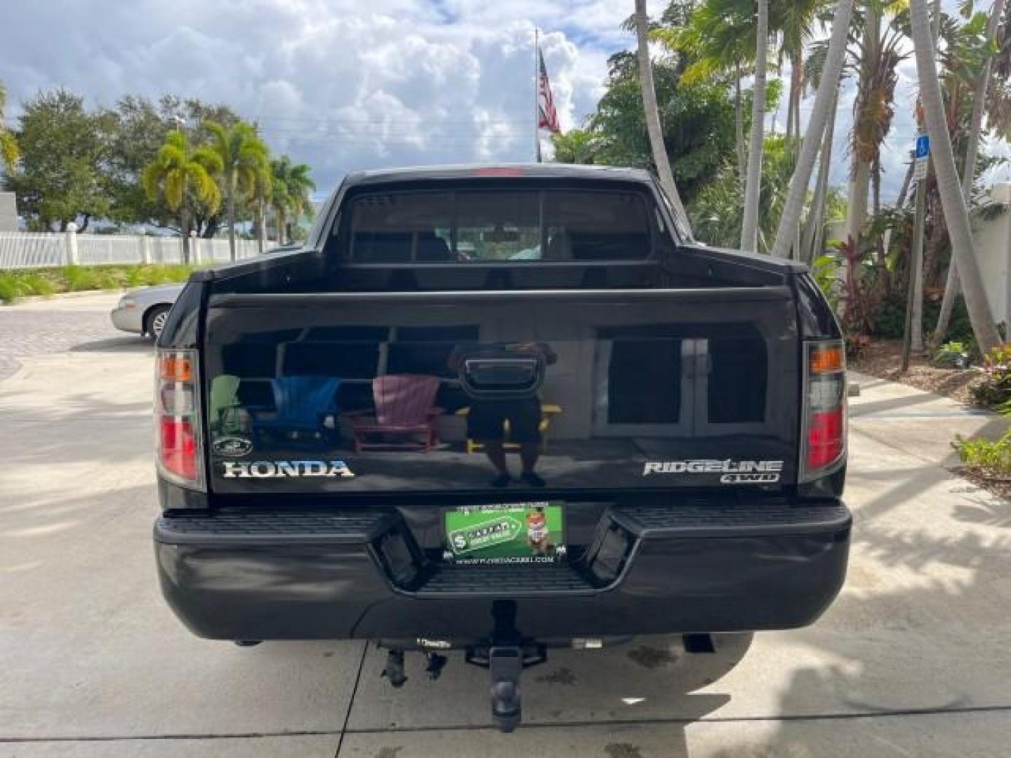 2006 Nighthawk Black Pearl /Gray Honda Ridgeline RTL SUNROOF LOW MILES 82,704 (2HJYK16546H) with an 3.5L SOHC PGM-FI 24-Valve VTEC V6 Engine engine, Automatic transmission, located at 4701 North Dixie Hwy, Pompano Beach, FL, 33064, (954) 422-2889, 26.240938, -80.123474 - OUR WEBPAGE FLORIDACARS1.COM HAS OVER 100 PHOTOS AND FREE CARFAX LINK 2006 HONDA RIDGELINE RTL ROAD READY 3.5L V6 VIN: 2HJYK16546H553594 NO ACCIDENTS CREW PICKUP NO RECALLS AWD 3.5L V6 F SOHC LOW MILES 82,704 GASOLINE POWER SUNROOF ALL WHEEL DRIVE 5 FT BED LENGHT POWER LEATHER SEATS 5.0' Bed Length - Photo#95