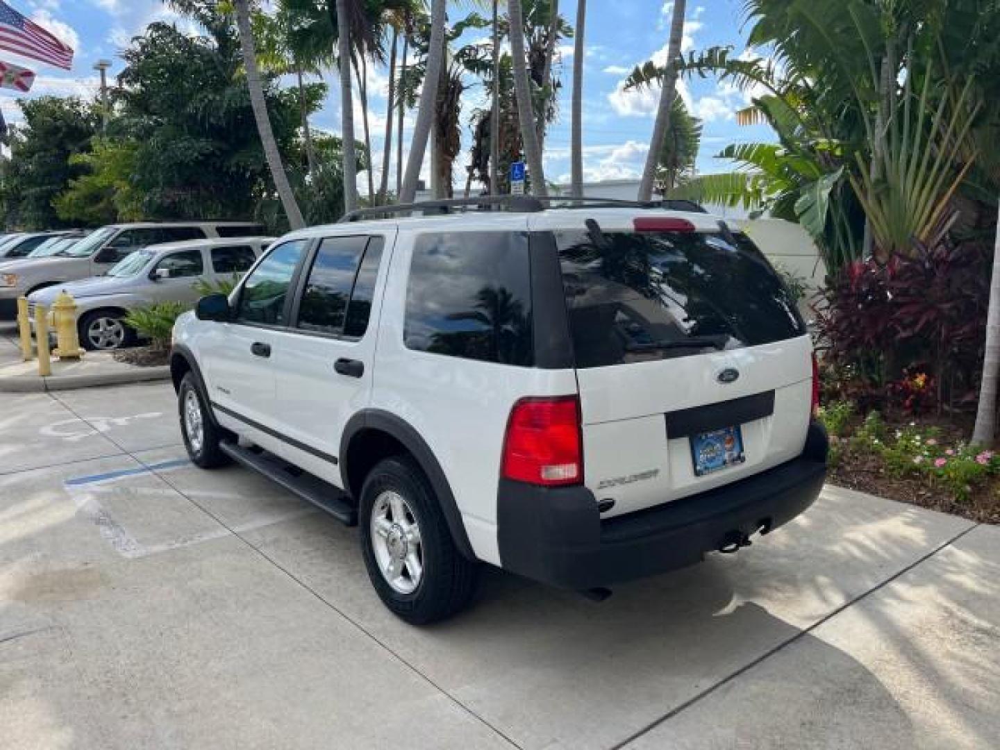 2004 Oxford White /Midnight Grey Ford Explorer 1 FL XLS LOW MILES 67,953 (1FMZU62K04U) with an 4.0L SOHC SEFI V6 FFV Engine engine, Automatic transmission, located at 4701 North Dixie Hwy, Pompano Beach, FL, 33064, (954) 422-2889, 26.240938, -80.123474 - OUR WEBPAGE FLORIDACARS1.COM HAS OVER 100 PHOTOS AND FREE CARFAX LINK 2004 FORD EXPLORER XLS ROAD READY 4.0 V6 VIN: 1FMZU62K04UC24439 NO ACCIDENTS 4 DOOR WAGON/SPORT UTILITY NO RECALLS 4.0L V6 F SOHC 1 OWNER FLORIDA FLEX FUEL LOW MILES 67,953 REAR WHEEL DRIVE 16 SERVICE RECORDS Approach Lights Black - Photo#5