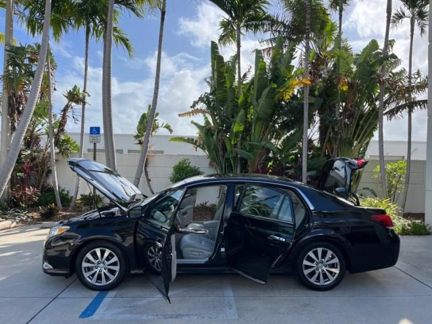 2011 Black /Light Gray Toyota Avalon 1 FL Limited LOW MILES 61,899 (4T1BK3DB5BU) with an 3.5L DOHC EFI 24-Valve V6 Engine engine, Automatic transmission, located at 4701 North Dixie Hwy, Pompano Beach, FL, 33064, (954) 422-2889, 26.240938, -80.123474 - OUR WEBPAGE FLORIDACARS1.COM HAS OVER 100 PHOTOS AND FREE CARFAX LINK 2011 TOYOTA AVALON LIMITED ROAD READY 3.5L V6 29 MPG VIN: 4T1BK3DB5BU387149 LOW MILES 61,899 SEDAN 4 DR 1 OWNER FLORIDA 3.5L V6 F DOHC 24V LIMITED NAVIGATION BLUETOOTH GASOLINE HEATED SEATS COOLED LEATHER SEATS FRONT WHEEL DRIVE B - Photo#8