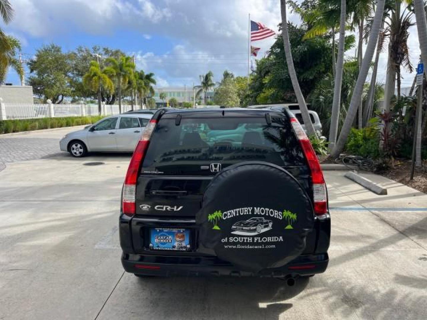 2005 Nighthawk Black Pearl /Black Honda CR-V 4WD EX SE LOW MILES 70,412 (SHSRD78915U) with an 2.4L DOHC MPFI 16-Valve i-VTEC I4 Engine engine, Automatic transmission, located at 4701 North Dixie Hwy, Pompano Beach, FL, 33064, (954) 422-2889, 26.240938, -80.123474 - OUR WEBPAGE FLORIDACARS1.COM HAS OVER 100 PHOTOS AND FREE CARFAX LINK 2005 HONDA CR-V SPECIAL EDITION ROAD READY 2.4L I4 VIN: SHSRD78915U305449 NO ACCIDENTS 27 MPG 4 DOOR WAGON/SPORT UTILITY NO RECALLS AWD 2.4L I4 F DOHC SPECIAL EDITION 1 OWNER HEATED SEATS GASOLINE POWER SUNROOF 38 SERVICE RECORDS - Photo#6