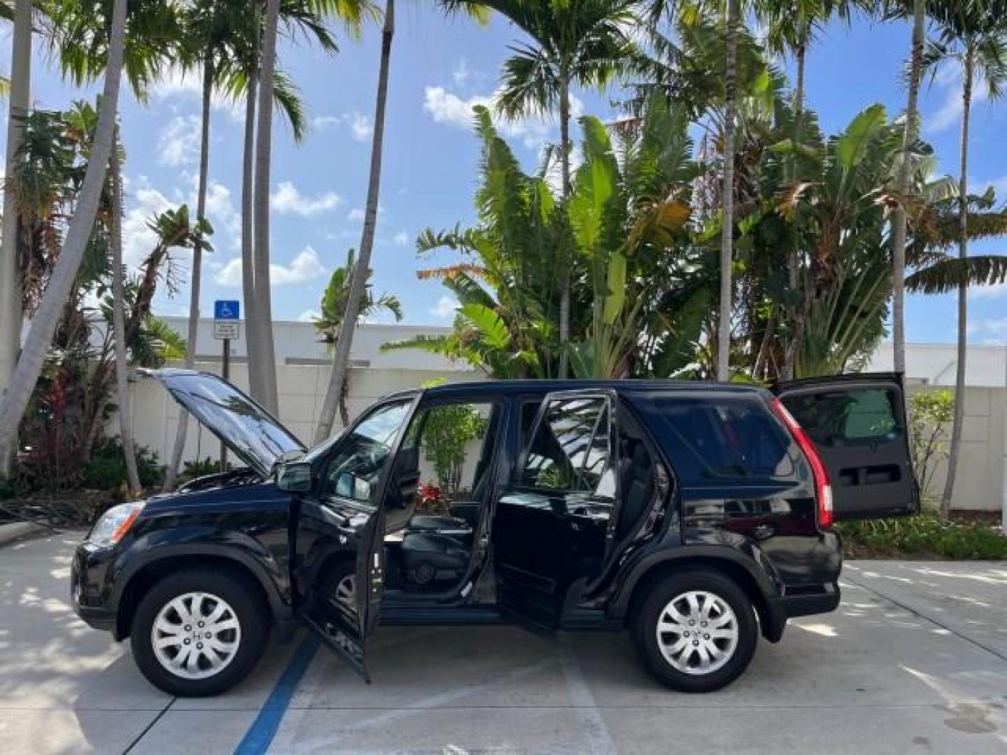 2005 Nighthawk Black Pearl /Black Honda CR-V 4WD EX SE LOW MILES 70,412 (SHSRD78915U) with an 2.4L DOHC MPFI 16-Valve i-VTEC I4 Engine engine, Automatic transmission, located at 4701 North Dixie Hwy, Pompano Beach, FL, 33064, (954) 422-2889, 26.240938, -80.123474 - OUR WEBPAGE FLORIDACARS1.COM HAS OVER 100 PHOTOS AND FREE CARFAX LINK 2005 HONDA CR-V SPECIAL EDITION ROAD READY 2.4L I4 VIN: SHSRD78915U305449 NO ACCIDENTS 27 MPG 4 DOOR WAGON/SPORT UTILITY NO RECALLS AWD 2.4L I4 F DOHC SPECIAL EDITION 1 OWNER HEATED SEATS GASOLINE POWER SUNROOF 38 SERVICE RECORDS - Photo#8