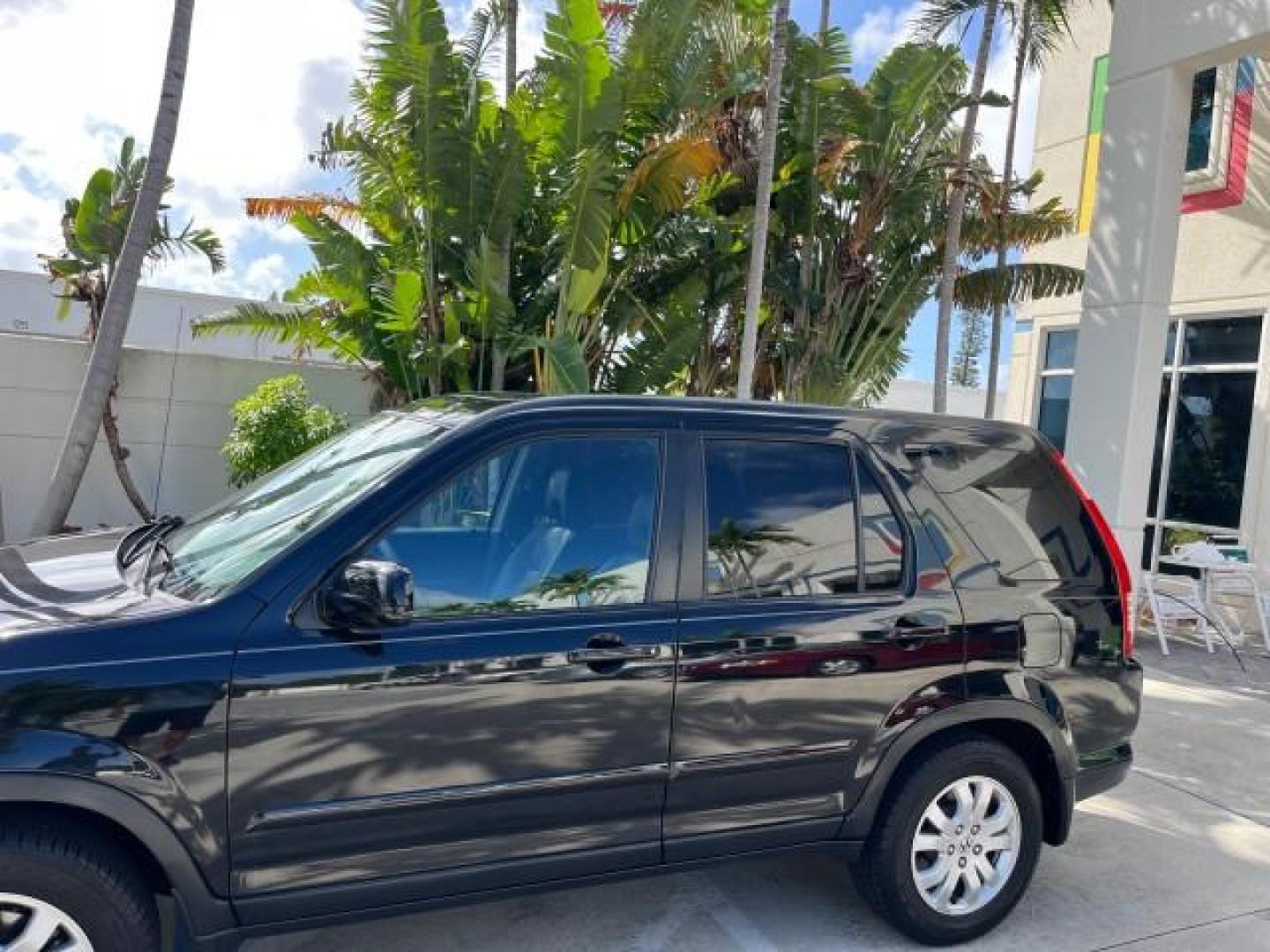 2005 Nighthawk Black Pearl /Black Honda CR-V 4WD EX SE LOW MILES 70,412 (SHSRD78915U) with an 2.4L DOHC MPFI 16-Valve i-VTEC I4 Engine engine, Automatic transmission, located at 4701 North Dixie Hwy, Pompano Beach, FL, 33064, (954) 422-2889, 26.240938, -80.123474 - OUR WEBPAGE FLORIDACARS1.COM HAS OVER 100 PHOTOS AND FREE CARFAX LINK 2005 HONDA CR-V SPECIAL EDITION ROAD READY 2.4L I4 VIN: SHSRD78915U305449 NO ACCIDENTS 27 MPG 4 DOOR WAGON/SPORT UTILITY NO RECALLS AWD 2.4L I4 F DOHC SPECIAL EDITION 1 OWNER HEATED SEATS GASOLINE POWER SUNROOF 38 SERVICE RECORDS - Photo#90