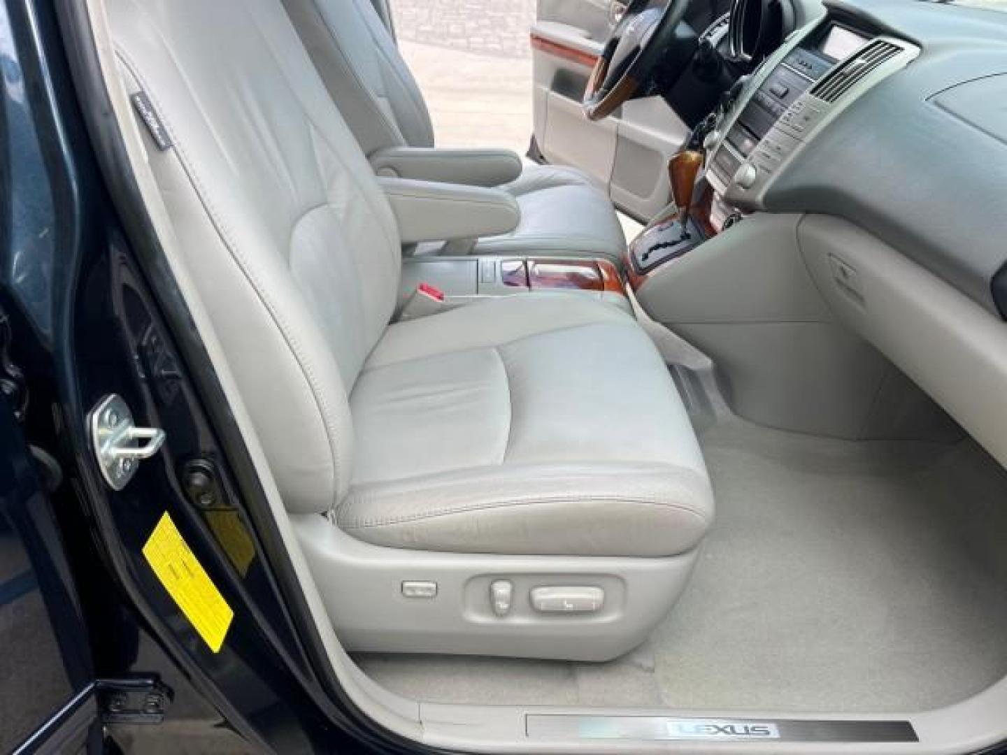 2007 Neptune Blue Mica /Light Gray Lexus RX 350 1 FL LOW MILES 67,914 (2T2GK31U57C) with an 3.5L DOHC SMPI 24-Valve V6 Engine engine, Automatic transmission, located at 4701 North Dixie Hwy, Pompano Beach, FL, 33064, (954) 422-2889, 26.240938, -80.123474 - OUR WEBPAGE FLORIDACARS1.COM HAS OVER 100 PHOTOS AND FREE CARFAX LINK 2007 LEXUS RX 350 NEW $44,434 ROAD READY VIN: 2T2GK31U57C023457 NO ACCIDENTS NO RECALLS DOOR WAGON/SPORT UTILITY 1 OWNER FLORIDA 3.5L V6 3.5L V6 F DOHC 24V LOW MILES 68,914 25 MPG GASOLINE POWER LEATHER SEATS FRONT WHEEL DRIVE POW - Photo#12