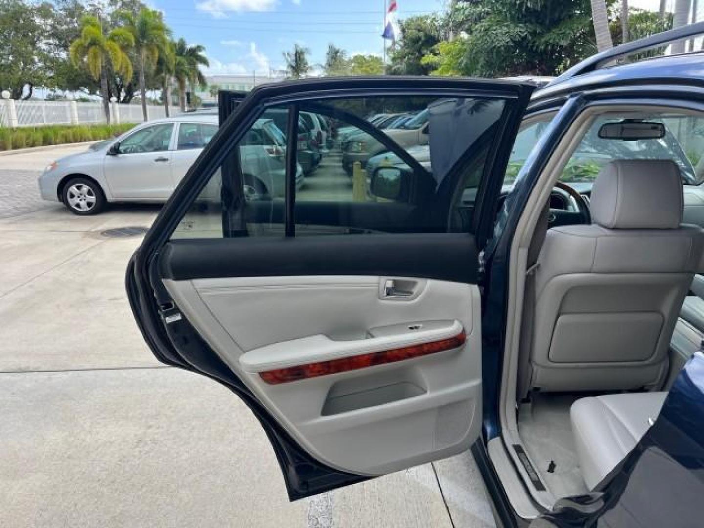 2007 Neptune Blue Mica /Light Gray Lexus RX 350 1 FL LOW MILES 67,914 (2T2GK31U57C) with an 3.5L DOHC SMPI 24-Valve V6 Engine engine, Automatic transmission, located at 4701 North Dixie Hwy, Pompano Beach, FL, 33064, (954) 422-2889, 26.240938, -80.123474 - OUR WEBPAGE FLORIDACARS1.COM HAS OVER 100 PHOTOS AND FREE CARFAX LINK 2007 LEXUS RX 350 NEW $44,434 ROAD READY VIN: 2T2GK31U57C023457 NO ACCIDENTS NO RECALLS DOOR WAGON/SPORT UTILITY 1 OWNER FLORIDA 3.5L V6 3.5L V6 F DOHC 24V LOW MILES 68,914 25 MPG GASOLINE POWER LEATHER SEATS FRONT WHEEL DRIVE POW - Photo#13