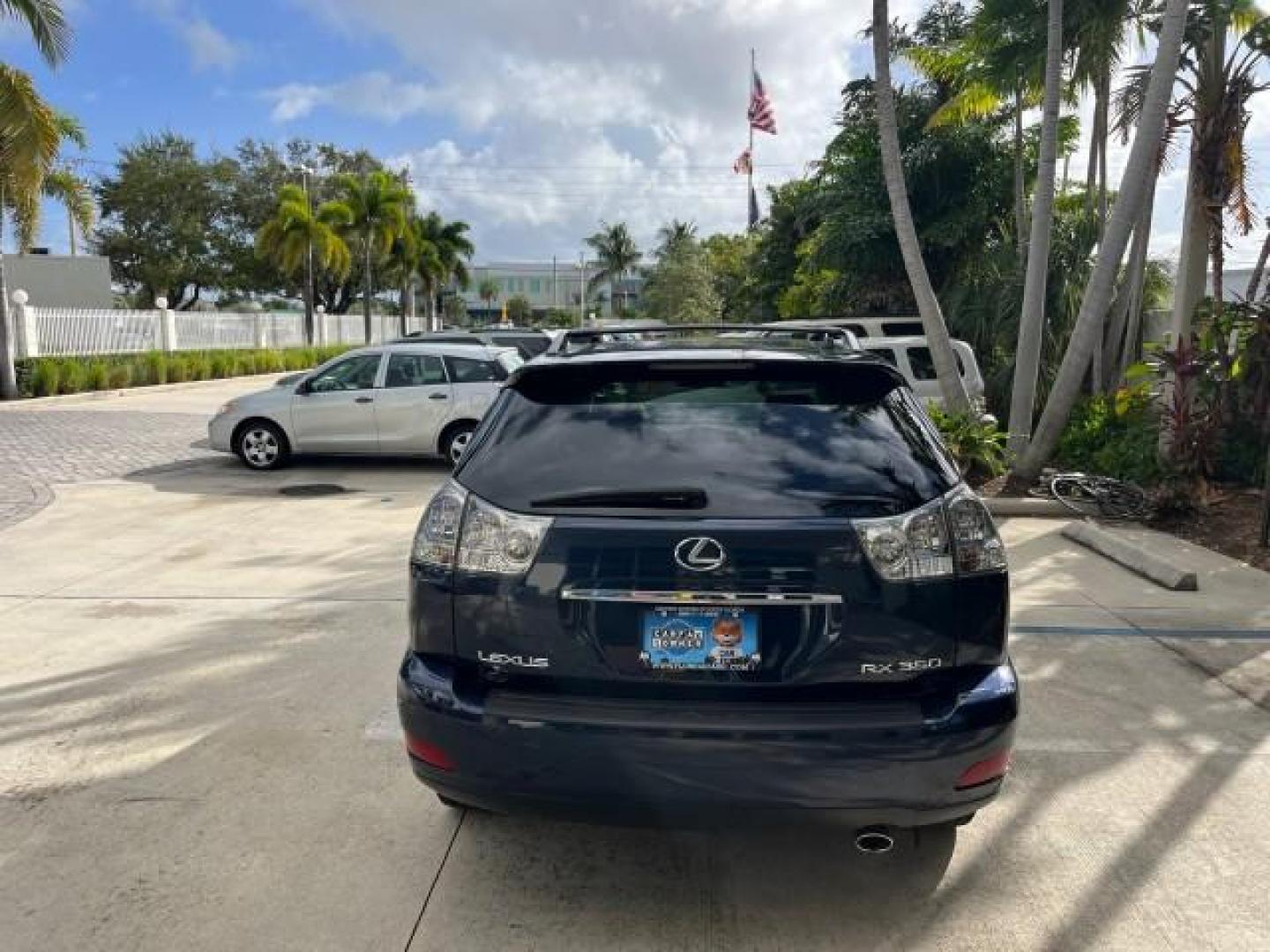 2007 Neptune Blue Mica /Light Gray Lexus RX 350 1 FL LOW MILES 67,914 (2T2GK31U57C) with an 3.5L DOHC SMPI 24-Valve V6 Engine engine, Automatic transmission, located at 4701 North Dixie Hwy, Pompano Beach, FL, 33064, (954) 422-2889, 26.240938, -80.123474 - OUR WEBPAGE FLORIDACARS1.COM HAS OVER 100 PHOTOS AND FREE CARFAX LINK 2007 LEXUS RX 350 NEW $44,434 ROAD READY VIN: 2T2GK31U57C023457 NO ACCIDENTS NO RECALLS DOOR WAGON/SPORT UTILITY 1 OWNER FLORIDA 3.5L V6 3.5L V6 F DOHC 24V LOW MILES 68,914 25 MPG GASOLINE POWER LEATHER SEATS FRONT WHEEL DRIVE POW - Photo#6