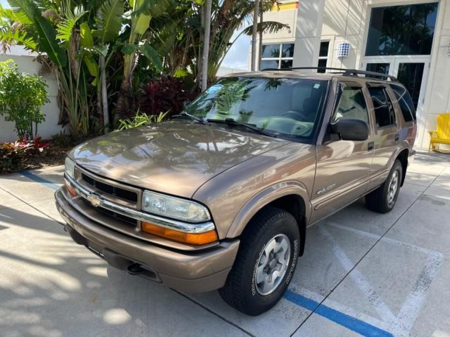 2004 Sandalwood Metallic /Medium Gray Chevrolet Blazer 4WD LS LOW MILES 85,272 (1GNDT13X54K) with an 4.3L Vortec 4300 V6 MFI Engine engine, Automatic transmission, located at 4701 North Dixie Hwy, Pompano Beach, FL, 33064, (954) 422-2889, 26.240938, -80.123474 - OUR WEBPAGE FLORIDACARS1.COM HAS OVER 100 PHOTOS AND FREE CARFAX LINK 2004 CHEVROLET BLAZER LS ROAD READY 4.3L V6 VIN: 1GNDT13X54K147505 NO ACCIDENTS 4 DOOR WAGON/SPORT UTILITY NO RECALLS 4X4 4.3L V6 F LOW MILES 85,272 GASOLINE 30 SERVICE RECORDS REAR WHEEL DRIVE W/ 4X4 4WD ON DEMAND 4WD Alloy Wheel - Photo#67