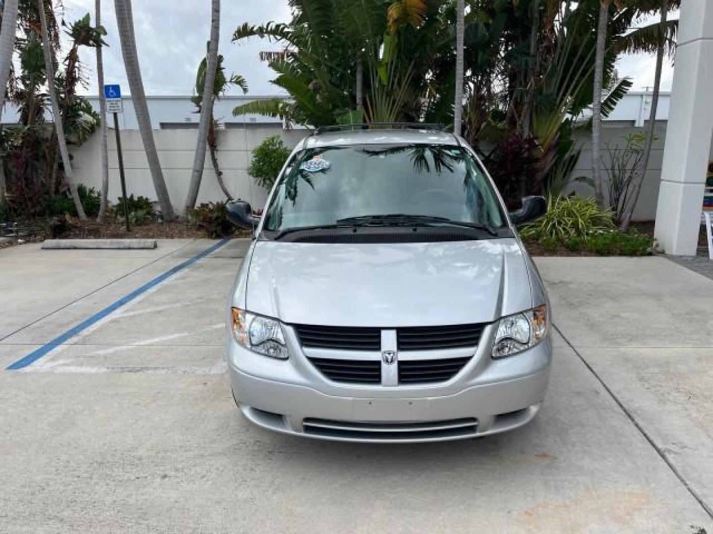 2006 Bright Silver Metallic /Medium Slate Gray Dodge Caravan 1 FL SXT LOW MILES 37,381 (1D4GP45R56B) with an 3.3L OHV V6 Engine engine, Automatic transmission, located at 4701 North Dixie Hwy, Pompano Beach, FL, 33064, (954) 422-2889, 26.240938, -80.123474 - OUR WEBPAGE FLORIDACARS1.COM HAS OVER 100 PHOTOS AND FREE CARFAX LINK 2006 DODGE CARAVAN SXT ROAD READY 3.3L V6 VIN: 1D4GP45R56B518761 NO ACCIDENTS VAN 17 SERVICE RECORDS NO RECALLS 3.3L V6 F OHV 26 MPG 1 OWNER FLORIDA GASOLINE POWER SEATS LOW MILES 37,381 FRONT WHEEL DRIVE POWER SLIDING DOOR 3 ROW - Photo#2