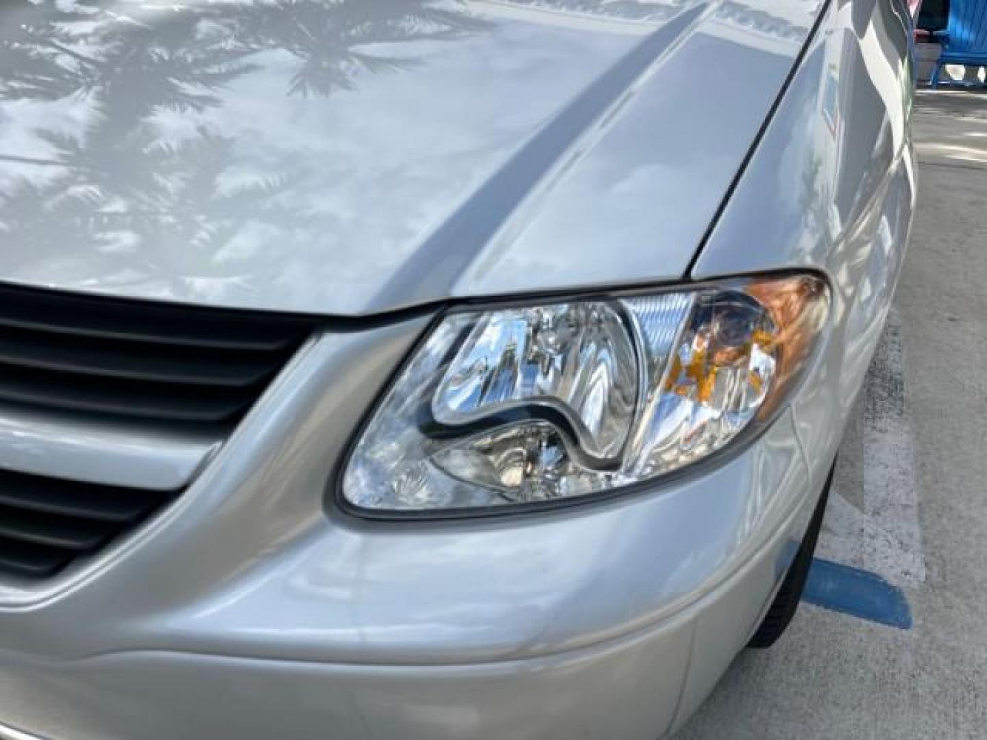 2006 Bright Silver Metallic /Medium Slate Gray Dodge Caravan 1 FL SXT LOW MILES 37,381 (1D4GP45R56B) with an 3.3L OHV V6 Engine engine, Automatic transmission, located at 4701 North Dixie Hwy, Pompano Beach, FL, 33064, (954) 422-2889, 26.240938, -80.123474 - OUR WEBPAGE FLORIDACARS1.COM HAS OVER 100 PHOTOS AND FREE CARFAX LINK 2006 DODGE CARAVAN SXT ROAD READY 3.3L V6 VIN: 1D4GP45R56B518761 NO ACCIDENTS VAN 17 SERVICE RECORDS NO RECALLS 3.3L V6 F OHV 26 MPG 1 OWNER FLORIDA GASOLINE POWER SEATS LOW MILES 37,381 FRONT WHEEL DRIVE POWER SLIDING DOOR 3 ROW - Photo#84