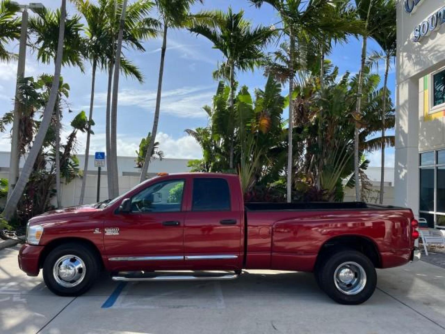 2007 Flame Red /Dark Slate Gray Dodge Ram 3500 1 FL DUALLY 6.7 TURBO DIESEL LO MI 53,485 (3D7ML48A47G) with an 6.7L Straight 6-Cyl Engine engine, Automatic transmission, located at 4701 North Dixie Hwy, Pompano Beach, FL, 33064, (954) 422-2889, 26.240938, -80.123474 - OUR WEBPAGE FLORIDACARS1.COM HAS OVER 100 PHOTOS AND FREE CARFAX LINK 2007 DODGE RAM 3500 ST ROAD READY WORK READY VIN: 3D7ML48A47G841313 NO ACCIDENTS NO RECALLS CREW PICKUP 5TH WHEEL HITCH 1 OWNER FLORIDA 6.7L I6 F LOW MILES 53,485 8,2 FT BED TURBO DIESEL POWER LEATHER SEATS REAR WHEEL DRIVE CUMMIN - Photo#4