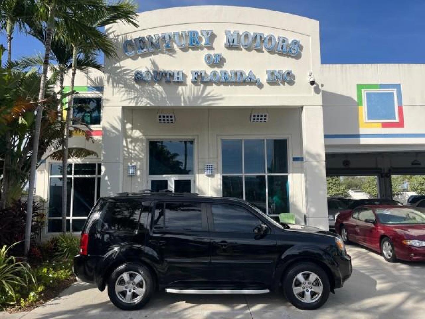 2011 Crystal Black Pearl /Gray Honda Pilot 1 FL EX-L LOW MILES 58,977 (5FNYF3H55BB) with an 3.5L SOHC MPFI 24-Valve i-VTEC V6 Engine engine, Automatic transmission, located at 4701 North Dixie Hwy, Pompano Beach, FL, 33064, (954) 422-2889, 26.240938, -80.123474 - OUR WEBPAGE FLORIDACARS1.COM HAS OVER 100 PHOTOS AND FREE CARFAX LINK 2011 HONDA PILOT EX-L ROAD READY 3.5L V6 VIN: 5FNYF3H55BB047158 NO ACCIDENTS NO RECALLS 4 DOOR WAGON/SPORT UTILITY 1 OWNER FLORIDA 3.5L V6 F SOHC 24V DUAL AC LOW MILES 58,977 GASOLINE 3 ROW SEATS POWER LEATHER SEATS FRONT WHEEL DR - Photo#0