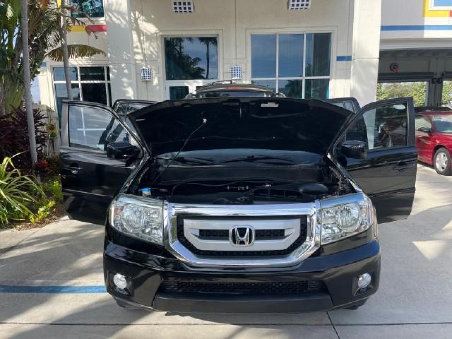 2011 Crystal Black Pearl /Gray Honda Pilot 1 FL EX-L LOW MILES 58,977 (5FNYF3H55BB) with an 3.5L SOHC MPFI 24-Valve i-VTEC V6 Engine engine, Automatic transmission, located at 4701 North Dixie Hwy, Pompano Beach, FL, 33064, (954) 422-2889, 26.240938, -80.123474 - OUR WEBPAGE FLORIDACARS1.COM HAS OVER 100 PHOTOS AND FREE CARFAX LINK 2011 HONDA PILOT EX-L ROAD READY 3.5L V6 VIN: 5FNYF3H55BB047158 NO ACCIDENTS NO RECALLS 4 DOOR WAGON/SPORT UTILITY 1 OWNER FLORIDA 3.5L V6 F SOHC 24V DUAL AC LOW MILES 58,977 GASOLINE 3 ROW SEATS POWER LEATHER SEATS FRONT WHEEL DR - Photo#15