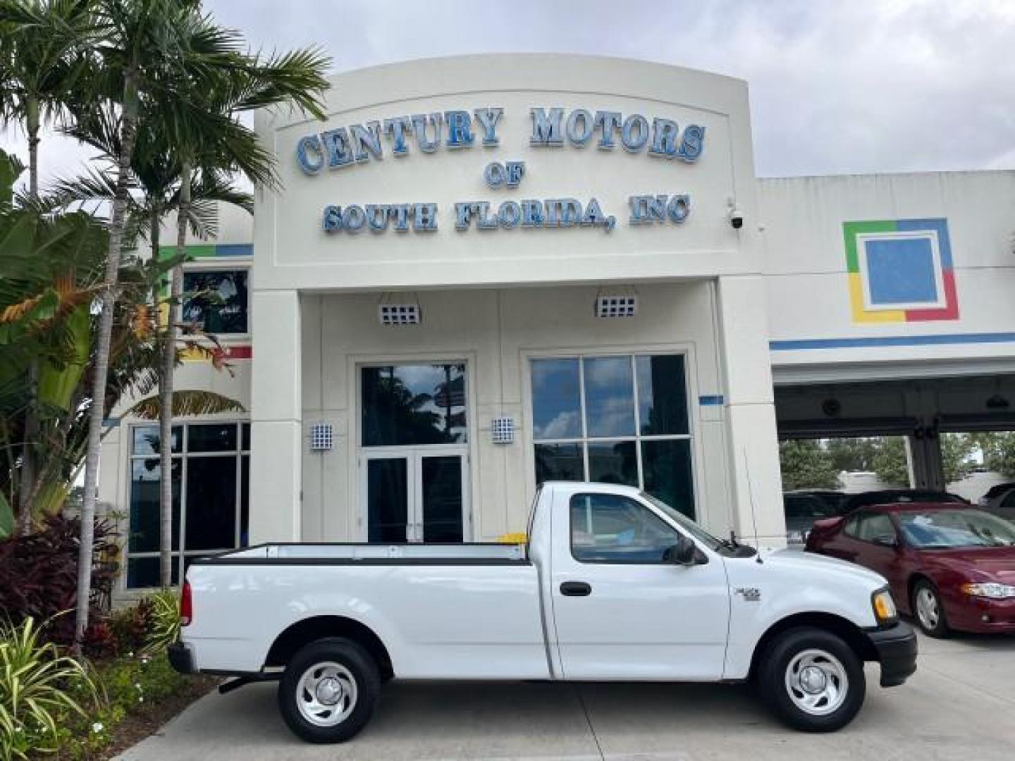 2003 Oxford White /Dark Graphite Ford F-150 1 FL XL LOW MILES 27,907 (2FTRF17L33C) with an 5.4L 8-Cyl Engine engine, Automatic transmission, located at 4701 North Dixie Hwy, Pompano Beach, FL, 33064, (954) 422-2889, 26.240938, -80.123474 - OUR WEBPAGE FLORIDACARS1.COM HAS OVER 100 PHOTOS AND FREE CARFAX LINK 2003 FORD F-150 XL LONG BED ROAD READY WORK READY VIN: 2FTRF17L33CA75039 NO ACCIDENTS 5.4L V8 PICKUP NO RECALLS 8.1FT BED 5.4L V8 F SOHC 16V 1 OWNER FLORIDA GASOLINE SUPER LOW MILES 27,907 REAR WHEEL DRIVE 18 SERVICE RECORDS Appro - Photo#0