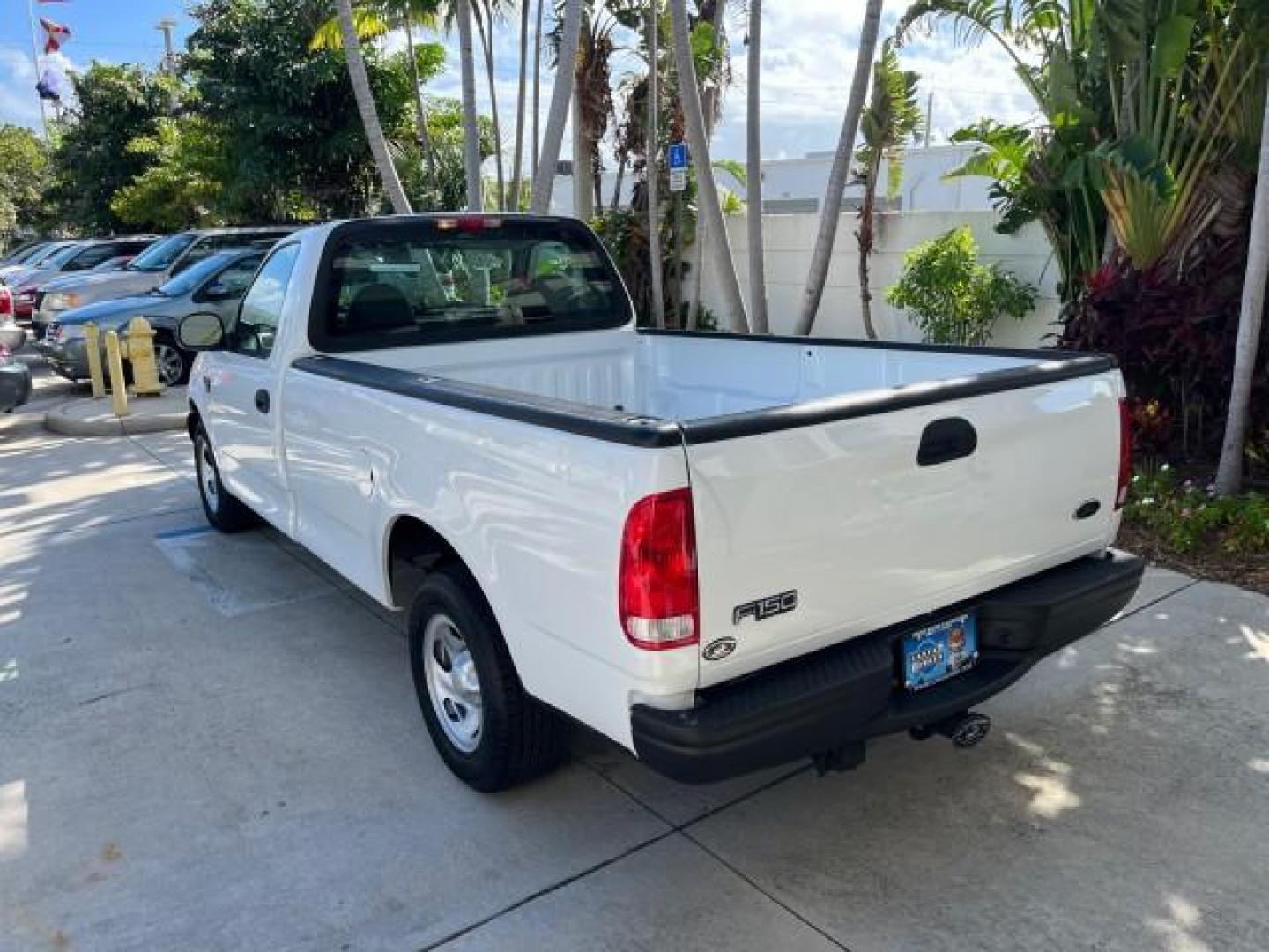 2003 Oxford White /Dark Graphite Ford F-150 1 FL XL LOW MILES 27,907 (2FTRF17L33C) with an 5.4L 8-Cyl Engine engine, Automatic transmission, located at 4701 North Dixie Hwy, Pompano Beach, FL, 33064, (954) 422-2889, 26.240938, -80.123474 - OUR WEBPAGE FLORIDACARS1.COM HAS OVER 100 PHOTOS AND FREE CARFAX LINK 2003 FORD F-150 XL LONG BED ROAD READY WORK READY VIN: 2FTRF17L33CA75039 NO ACCIDENTS 5.4L V8 PICKUP NO RECALLS 8.1FT BED 5.4L V8 F SOHC 16V 1 OWNER FLORIDA GASOLINE SUPER LOW MILES 27,907 REAR WHEEL DRIVE 18 SERVICE RECORDS Appro - Photo#63