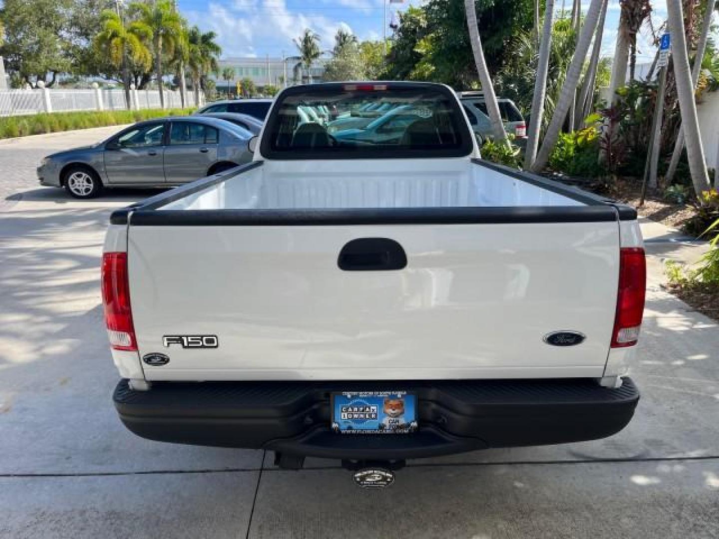 2003 Oxford White /Dark Graphite Ford F-150 1 FL XL LOW MILES 27,907 (2FTRF17L33C) with an 5.4L 8-Cyl Engine engine, Automatic transmission, located at 4701 North Dixie Hwy, Pompano Beach, FL, 33064, (954) 422-2889, 26.240938, -80.123474 - OUR WEBPAGE FLORIDACARS1.COM HAS OVER 100 PHOTOS AND FREE CARFAX LINK 2003 FORD F-150 XL LONG BED ROAD READY WORK READY VIN: 2FTRF17L33CA75039 NO ACCIDENTS 5.4L V8 PICKUP NO RECALLS 8.1FT BED 5.4L V8 F SOHC 16V 1 OWNER FLORIDA GASOLINE SUPER LOW MILES 27,907 REAR WHEEL DRIVE 18 SERVICE RECORDS Appro - Photo#85