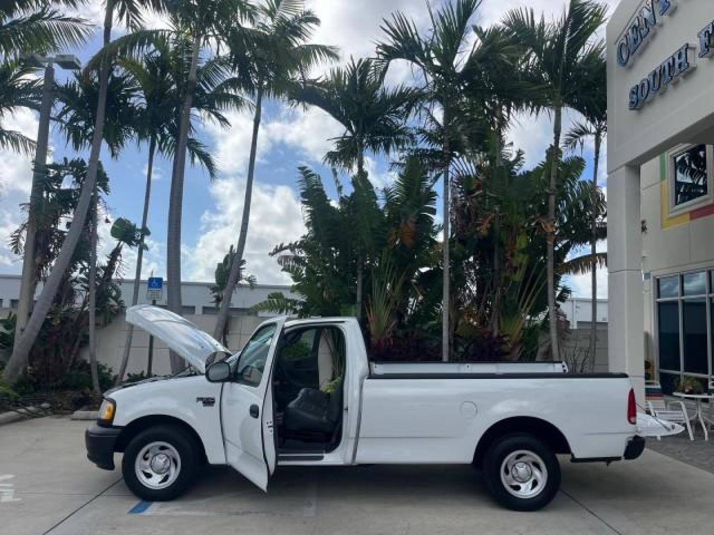 2003 Oxford White /Dark Graphite Ford F-150 1 FL XL LOW MILES 27,907 (2FTRF17L33C) with an 5.4L 8-Cyl Engine engine, Automatic transmission, located at 4701 North Dixie Hwy, Pompano Beach, FL, 33064, (954) 422-2889, 26.240938, -80.123474 - OUR WEBPAGE FLORIDACARS1.COM HAS OVER 100 PHOTOS AND FREE CARFAX LINK 2003 FORD F-150 XL LONG BED ROAD READY WORK READY VIN: 2FTRF17L33CA75039 NO ACCIDENTS 5.4L V8 PICKUP NO RECALLS 8.1FT BED 5.4L V8 F SOHC 16V 1 OWNER FLORIDA GASOLINE SUPER LOW MILES 27,907 REAR WHEEL DRIVE 18 SERVICE RECORDS Appro - Photo#8