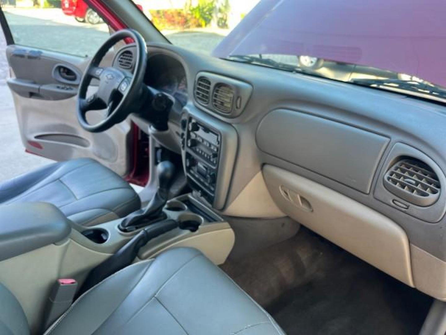 2002 Light Pewter Metallic /Dark Pewter Chevrolet TrailBlazer AWD LT LOW MILES 62,966 (1GNDT13S822) with an 4.2L Vortec 4200 DOHC SFI 24-Valve I6 Engine engine, Automatic transmission, located at 4701 North Dixie Hwy, Pompano Beach, FL, 33064, (954) 422-2889, 26.240938, -80.123474 - OUR WEBPAGE FLORIDACARS1.COM HAS OVER 100 PHOTOS AND FREE CARFAX LINK 2002 CHEVROLET TRAILBLAZER LS ROAD READY 4.2L V6 VIN: 1GNDT13S822215250 NO ACCIDENTS 4X4 4 DOOR WAGON/SPORT UTILITY NO RECALLS AWD 4.2L I6 F DOHC LOW MILES 62,966 GASOLINE FLORIDA OWNER SUNROOF REAR WHEEL DRIVE W/ 4X4 POWER LEATHE - Photo#26