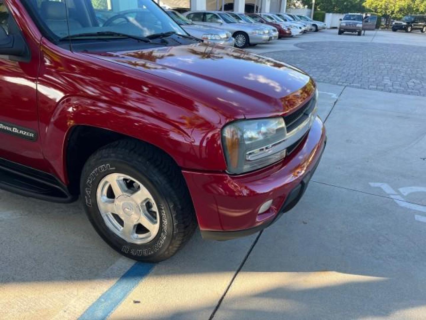 2002 Light Pewter Metallic /Dark Pewter Chevrolet TrailBlazer AWD LT LOW MILES 62,966 (1GNDT13S822) with an 4.2L Vortec 4200 DOHC SFI 24-Valve I6 Engine engine, Automatic transmission, located at 4701 North Dixie Hwy, Pompano Beach, FL, 33064, (954) 422-2889, 26.240938, -80.123474 - OUR WEBPAGE FLORIDACARS1.COM HAS OVER 100 PHOTOS AND FREE CARFAX LINK 2002 CHEVROLET TRAILBLAZER LS ROAD READY 4.2L V6 VIN: 1GNDT13S822215250 NO ACCIDENTS 4X4 4 DOOR WAGON/SPORT UTILITY NO RECALLS AWD 4.2L I6 F DOHC LOW MILES 62,966 GASOLINE FLORIDA OWNER SUNROOF REAR WHEEL DRIVE W/ 4X4 POWER LEATHE - Photo#81