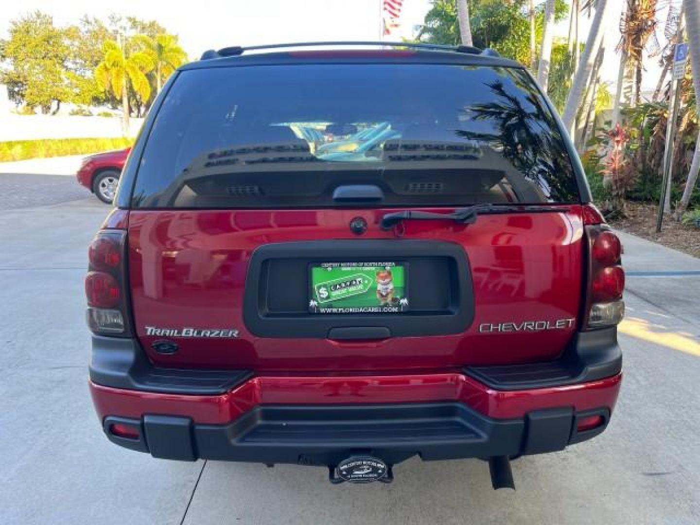 2002 Light Pewter Metallic /Dark Pewter Chevrolet TrailBlazer AWD LT LOW MILES 62,966 (1GNDT13S822) with an 4.2L Vortec 4200 DOHC SFI 24-Valve I6 Engine engine, Automatic transmission, located at 4701 North Dixie Hwy, Pompano Beach, FL, 33064, (954) 422-2889, 26.240938, -80.123474 - OUR WEBPAGE FLORIDACARS1.COM HAS OVER 100 PHOTOS AND FREE CARFAX LINK 2002 CHEVROLET TRAILBLAZER LS ROAD READY 4.2L V6 VIN: 1GNDT13S822215250 NO ACCIDENTS 4X4 4 DOOR WAGON/SPORT UTILITY NO RECALLS AWD 4.2L I6 F DOHC LOW MILES 62,966 GASOLINE FLORIDA OWNER SUNROOF REAR WHEEL DRIVE W/ 4X4 POWER LEATHE - Photo#96