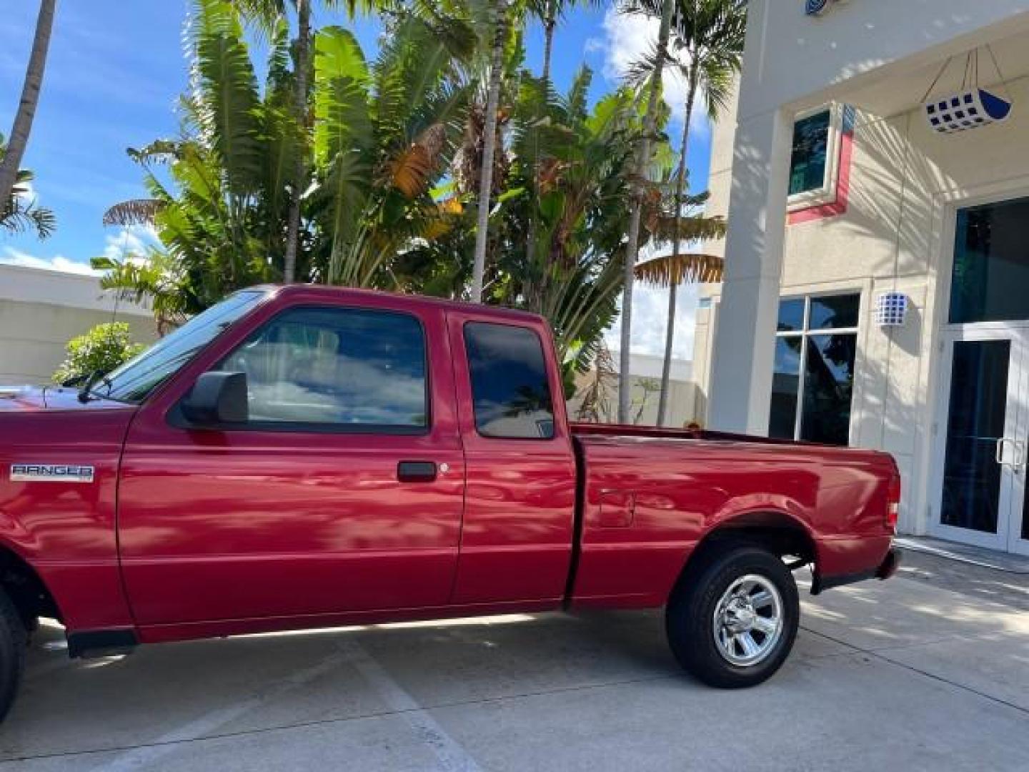 2008 Redfire Metallic /Medium Dk Flint Ford Ranger XLT SUPER CAB LOW MILES 44,681 (1FTYR44U78P) with an 3.0L OHV V6 Engine engine, Automatic transmission, located at 4701 North Dixie Hwy, Pompano Beach, FL, 33064, (954) 422-2889, 26.240938, -80.123474 - OUR WEBPAGE FLORIDACARS1.COM HAS OVER 100 PHOTOS AND FREE CARFAX LINK 2008 FORD RANGER SPORT ROAD READY WORK READY VIN: 1FTYR44U78PB16831 LOW MILES 44,681 4 DOOR EXTENDED CAB PICKUP NO ACCIDENTS 3.0L V6 3.0L V6 F NO RECALLS 6,1 FT BED GASOLINE 16 SERVICE RECORDS REAR WHEEL DRIVE POWER MIRRORS XLT 4X - Photo#90